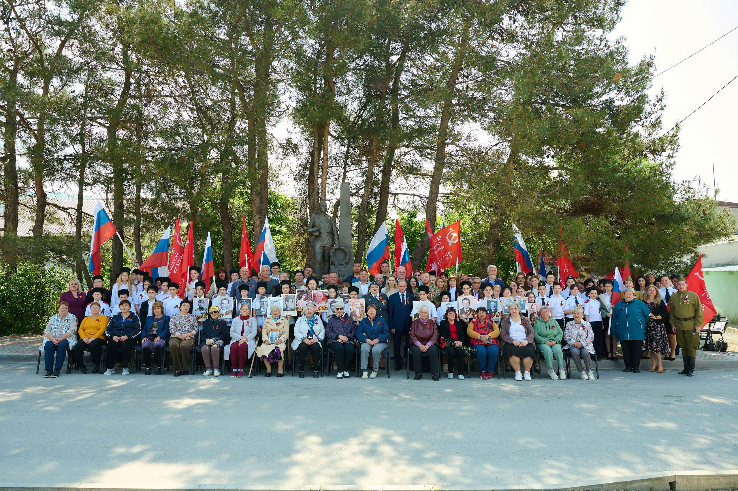 Митинг к 9 мая в с. Виноградное. Жизнь курорта Кабардинка в фотографиях