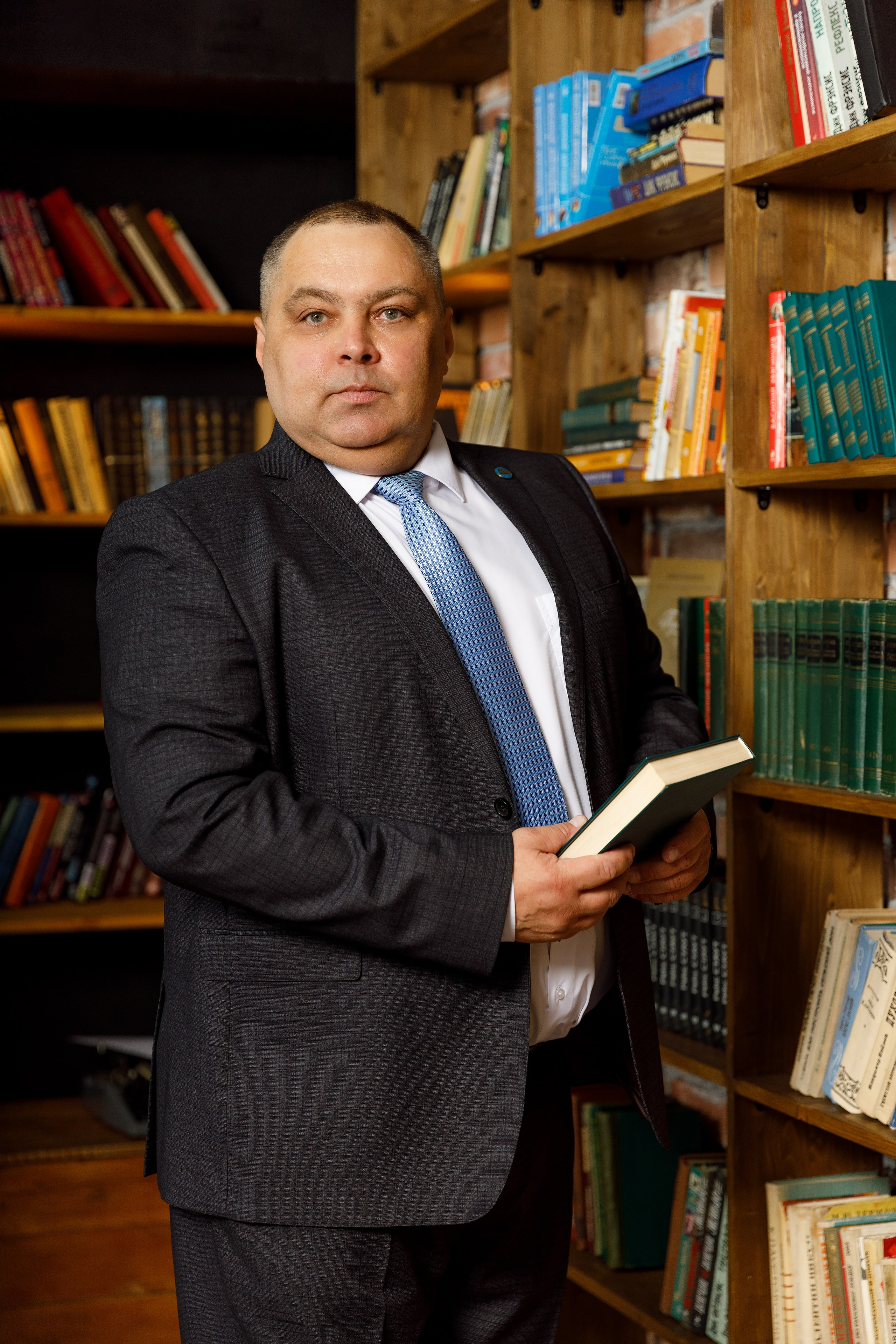 Деловой портрет. Фотограф Анна Телекаева, выпускные альбомы, семейные и репортажные съемки в Омске