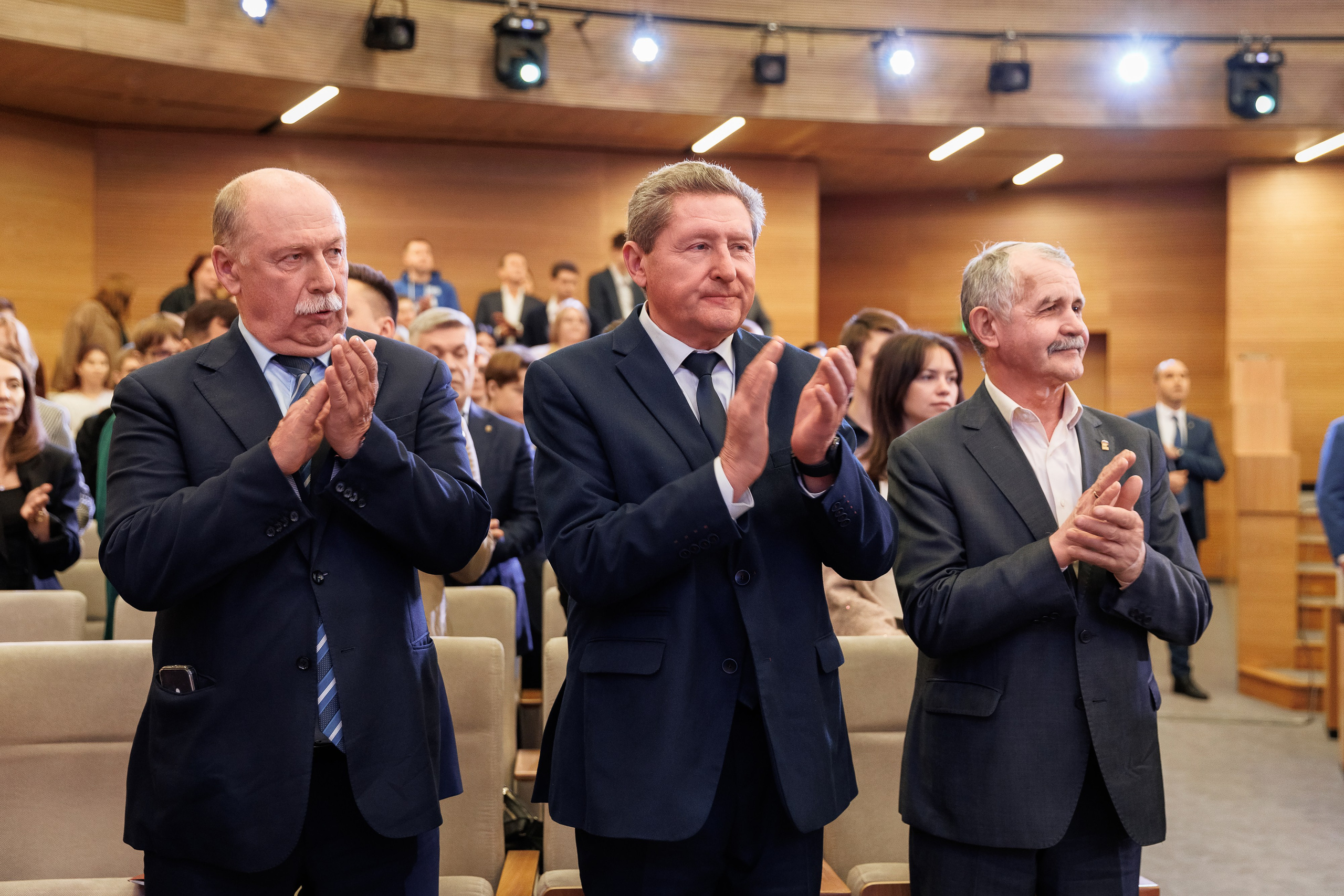 Александр Назаров