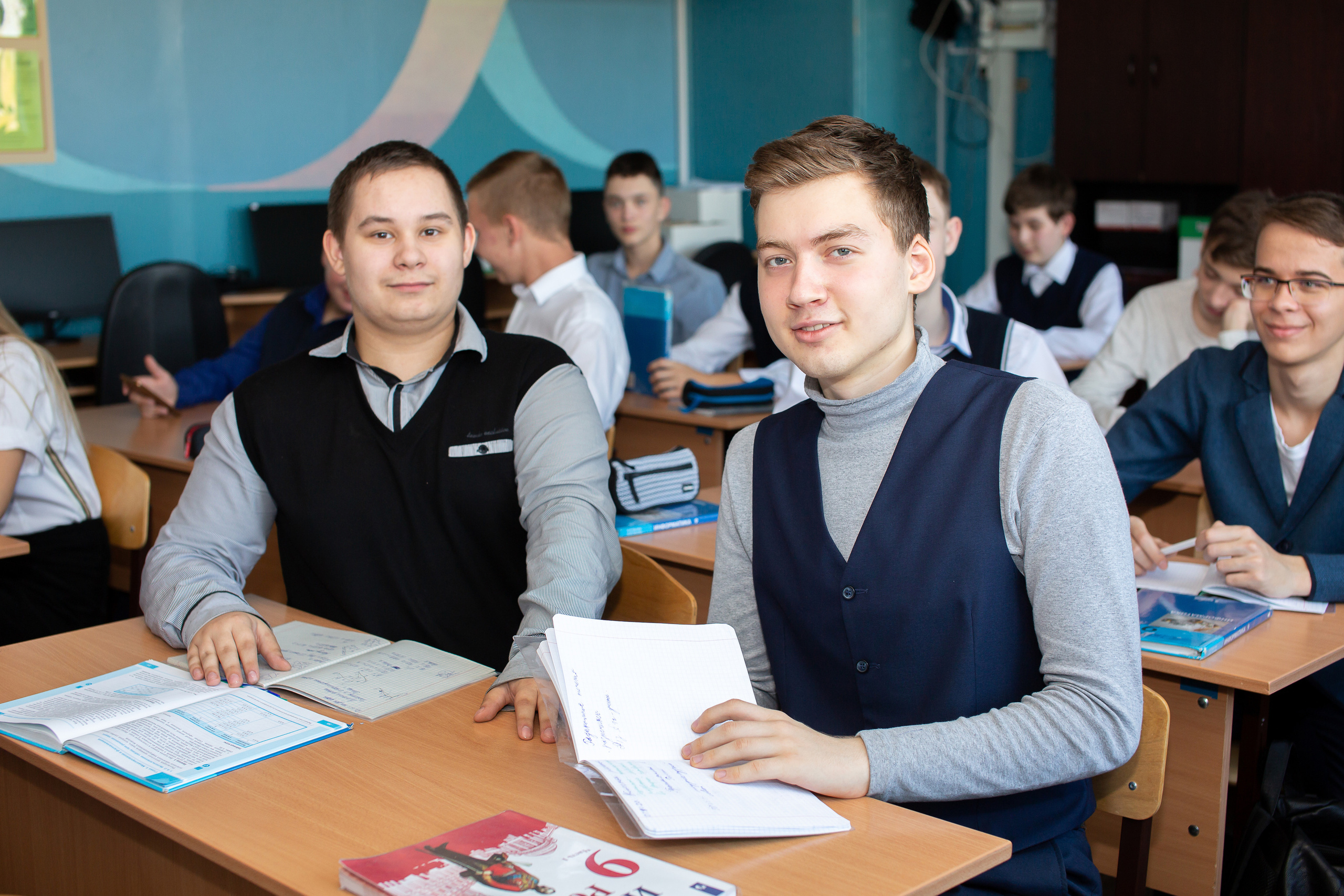 9 и 11 классы (КНИГИ) 3600р. Фотограф Алёна Финашова