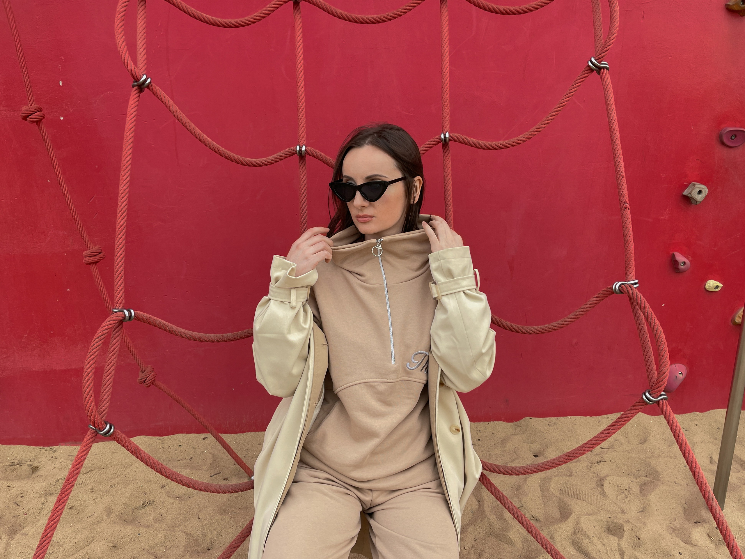 Уличная фотосъемка для контента на айфон. AI Фотограф Краснодар: мужские и женские фотосессии, стилизация съемки. Нейро-фотосессии онлайн