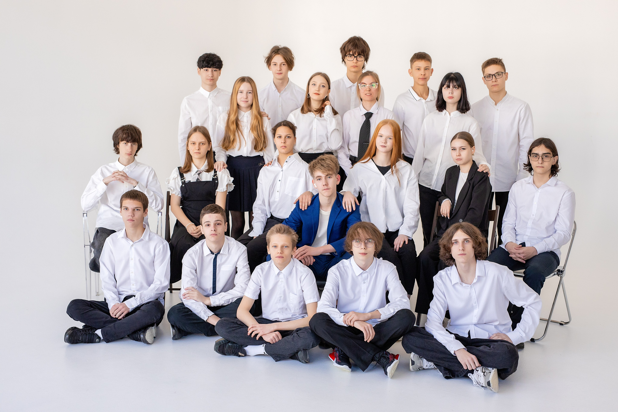 67 школа, 9б класс. Стильный выпускной альбом Владивосток фотограф Вероника Мигачева