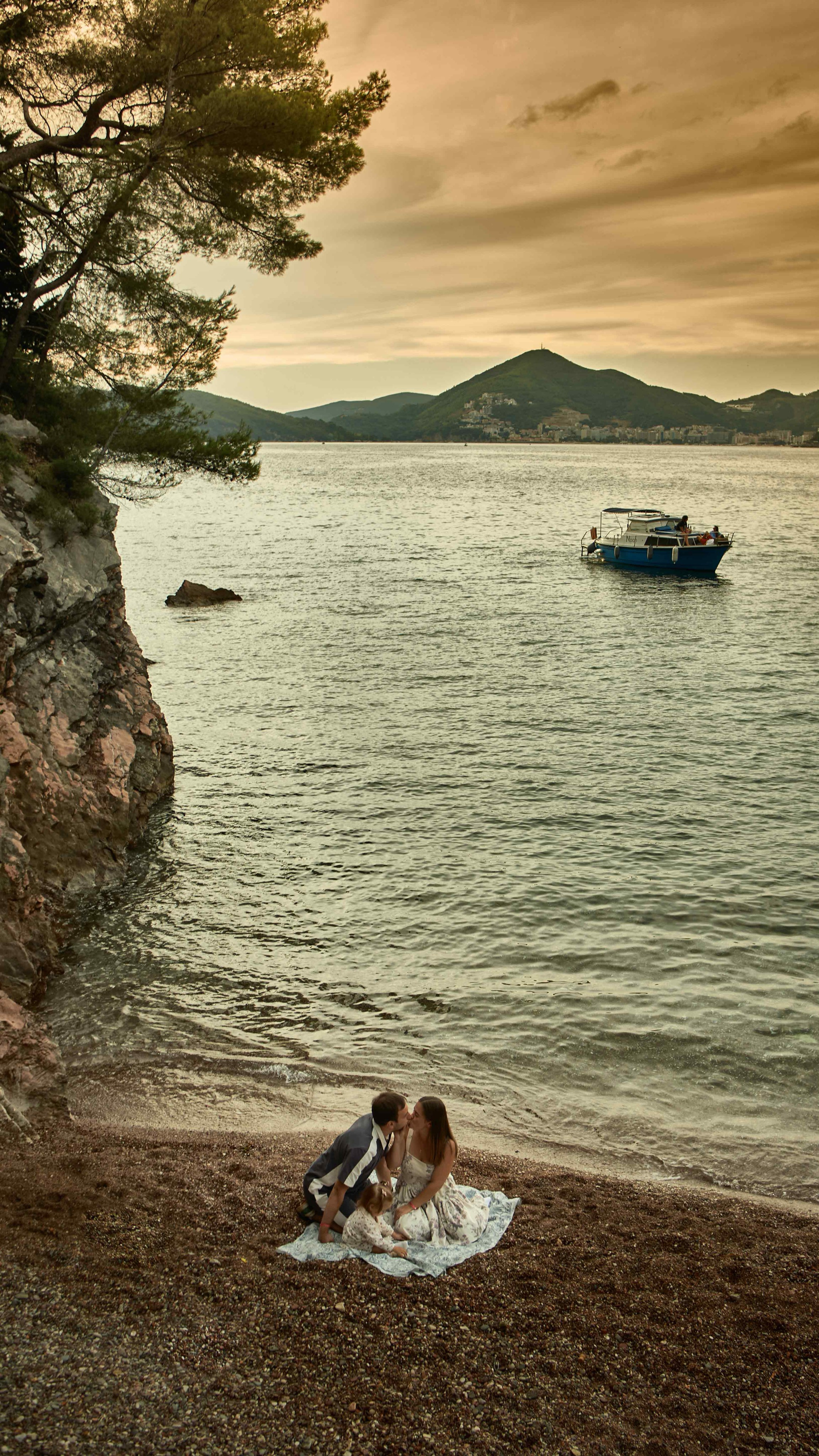 Семейная фотосессия в Черногории | Свети Стефан | 5 лет свадьбы — фотограф Эля Станевская