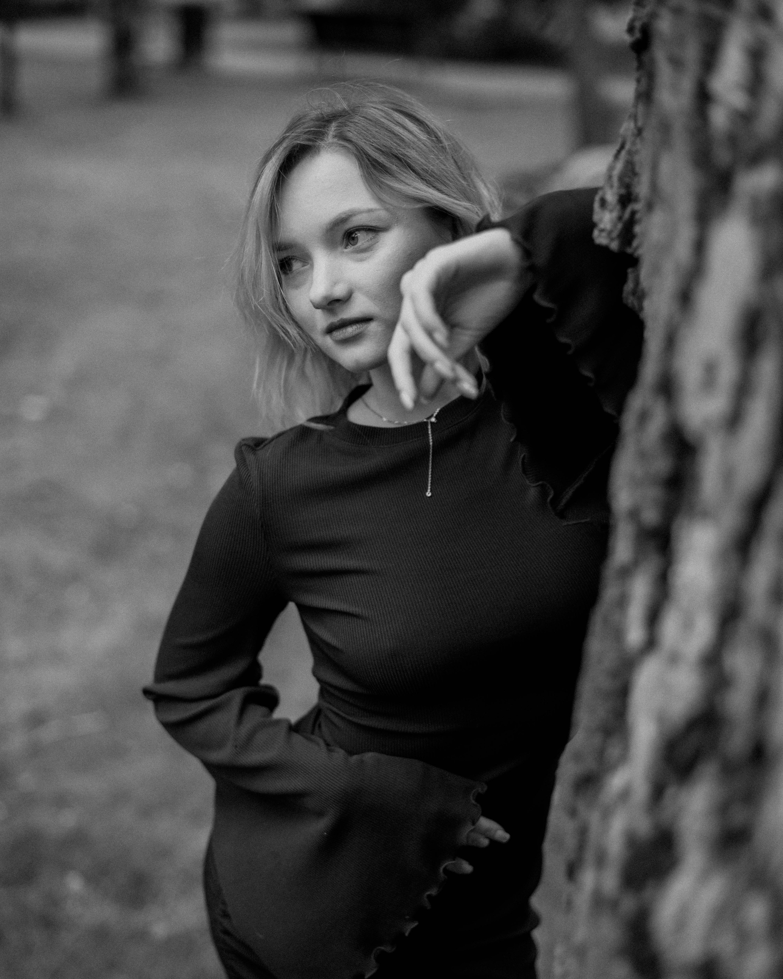 Аня. Женский фотограф. Создатель украшений ручной работы. Модель