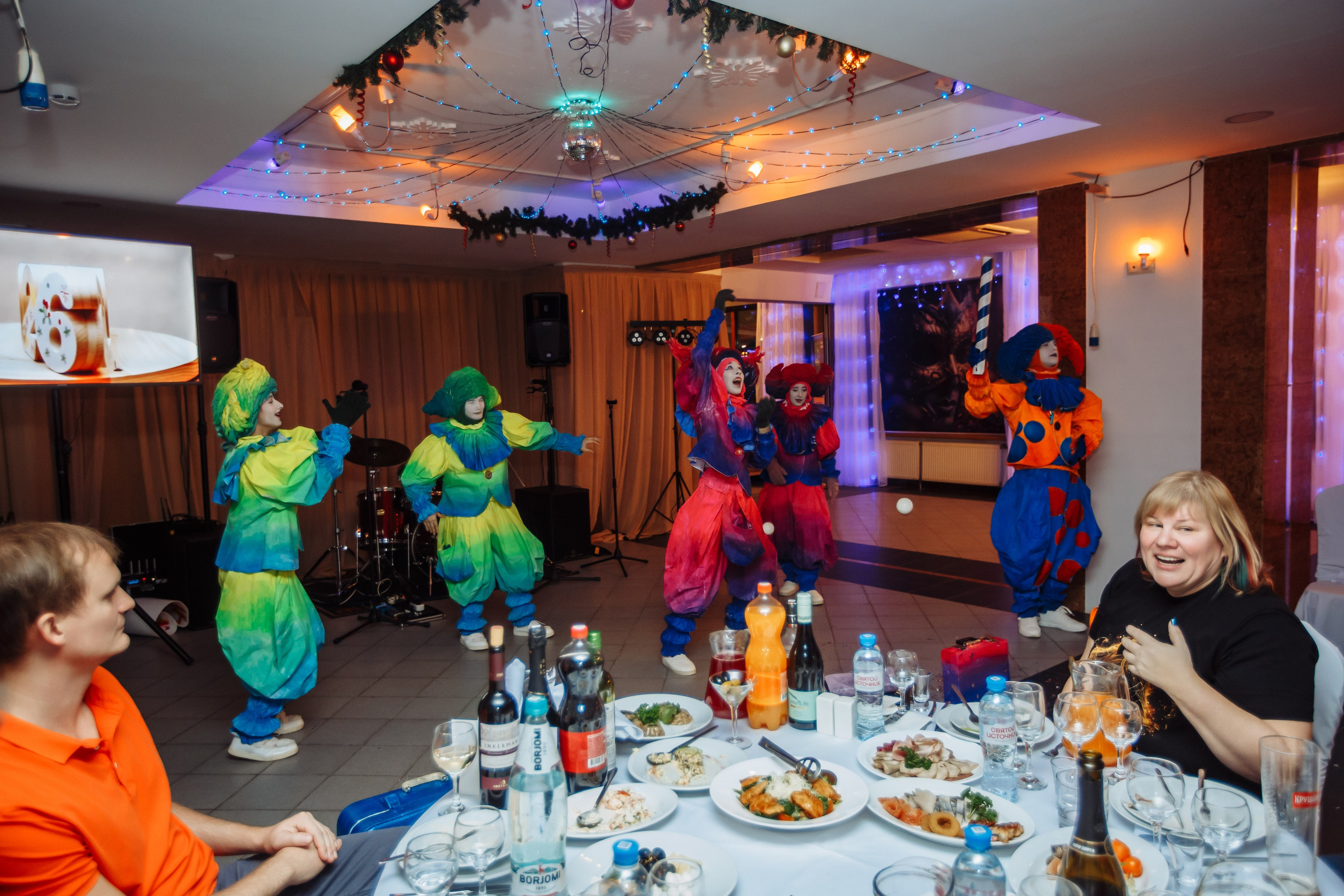 Клоуны на корпоративном празднике, фотограф видеограф по лучшим ценам на рынке Москвы и Подмосковья