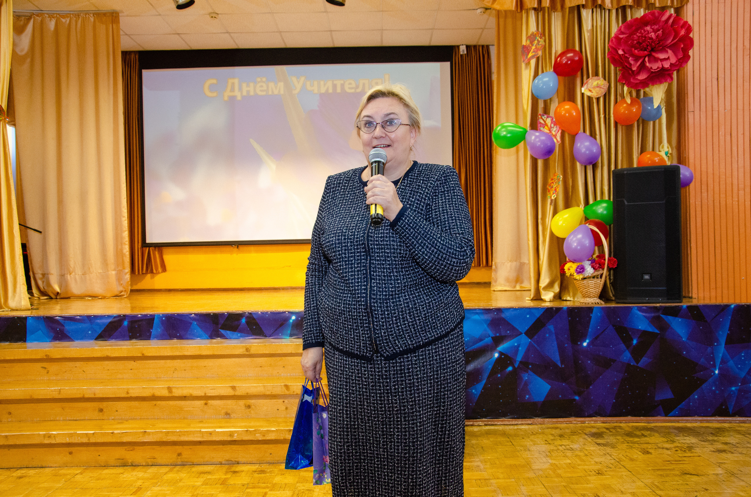 День учителя 2022. Выпускные альбомы в Москве и области от Анны Гайдаш