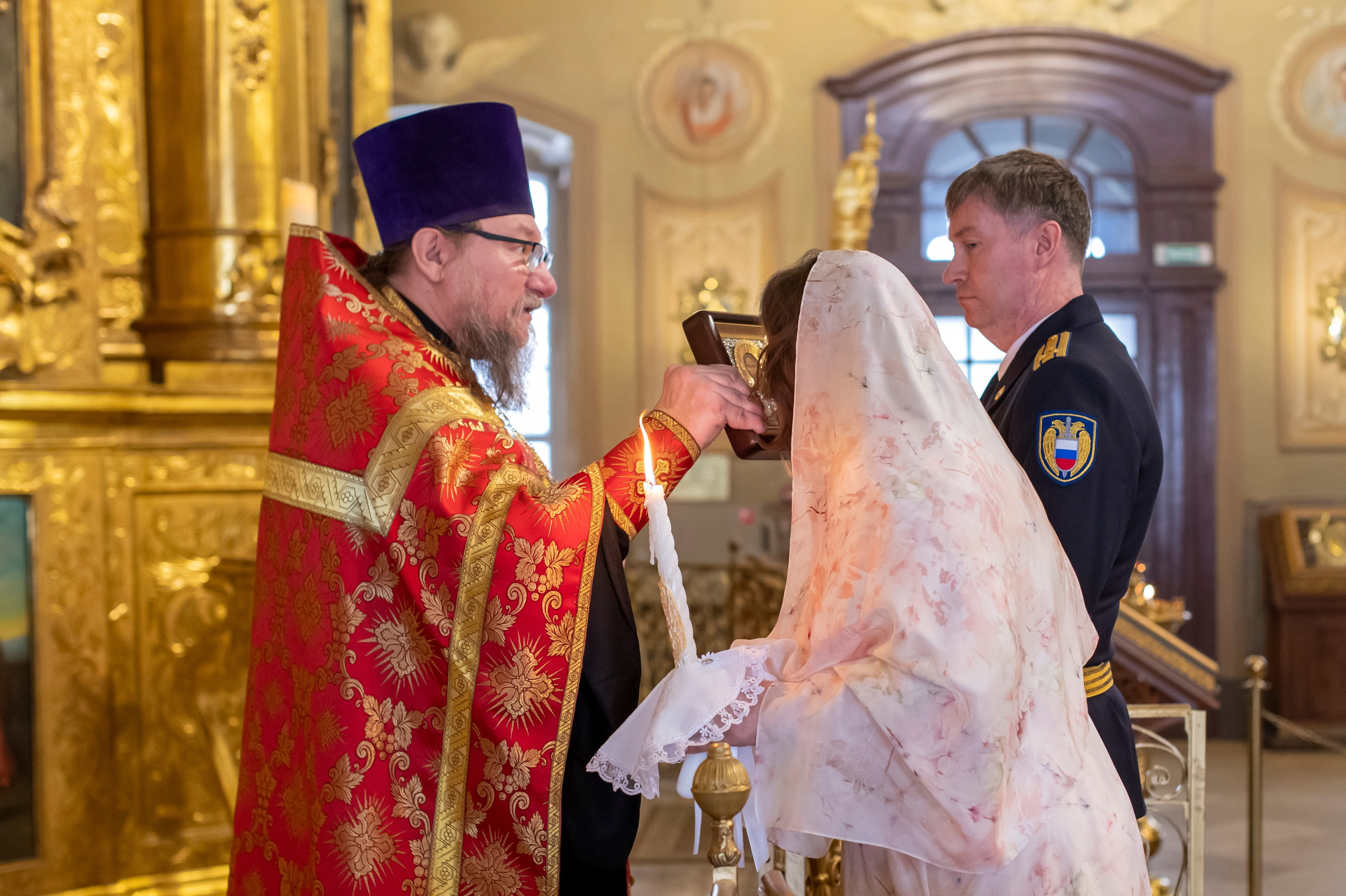 Венчание в храме Климента Папы Римского на Третьяковской. Свадебный и семейный фотограф в Москве Ирина Гончарова