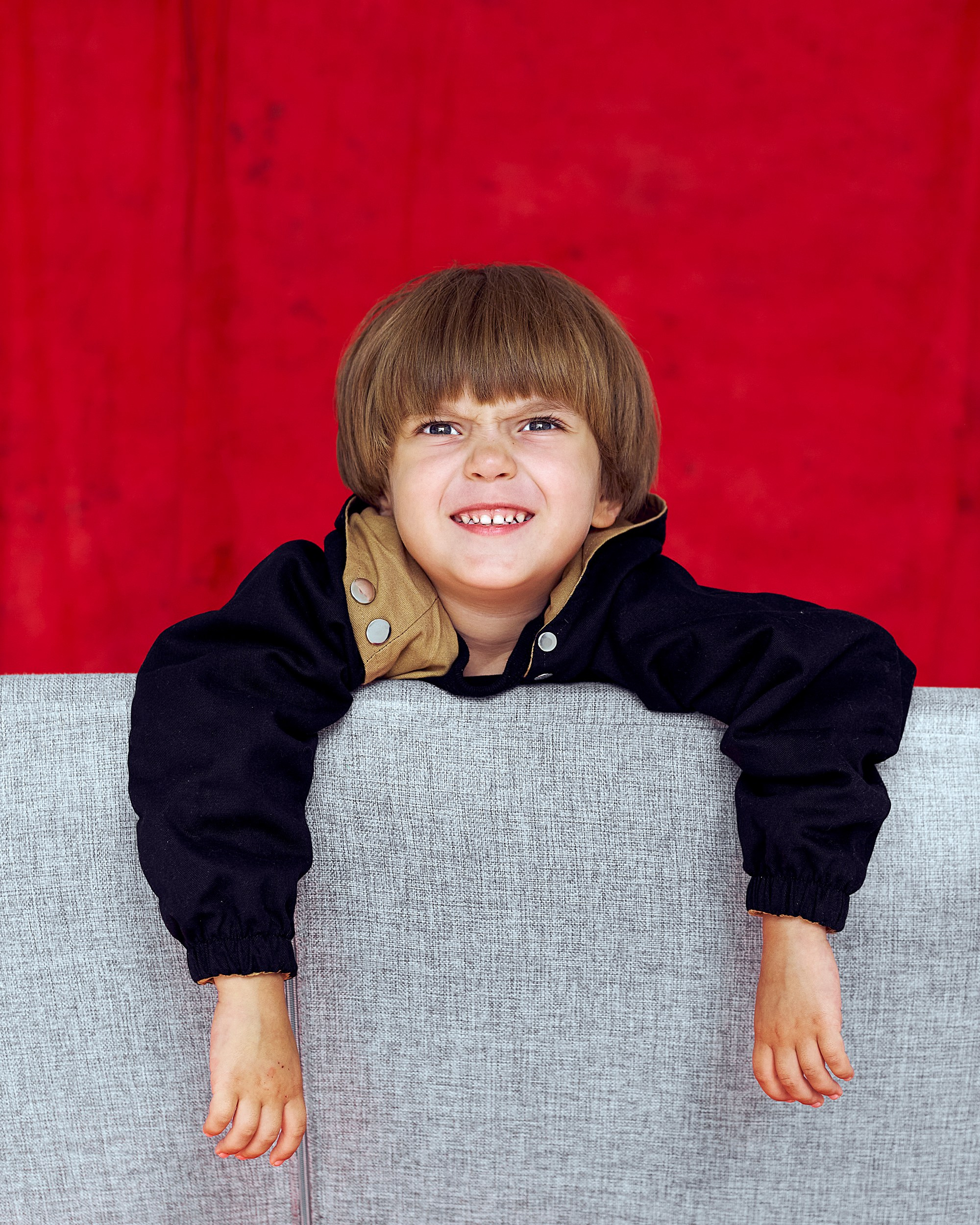 Модель для предметной съемки мальчик Радэль Казань| Sale Easy