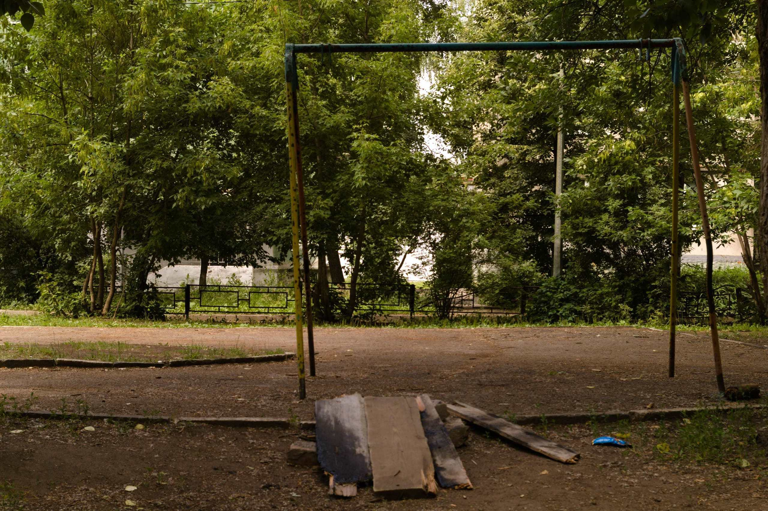 Childhood that ends. Художник Даля Бучионите