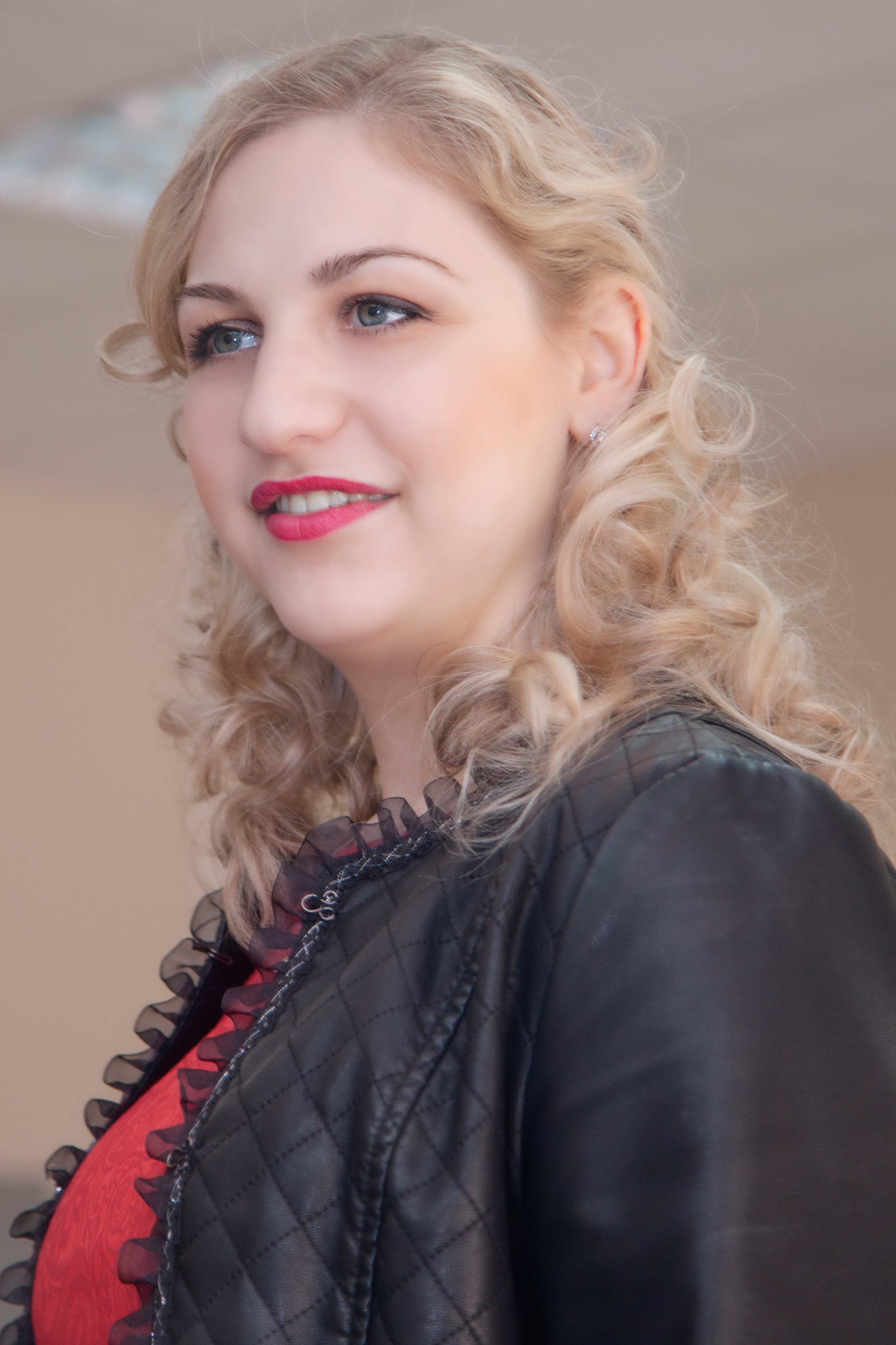 Портрет «Крупный план». Свадьбы, портретная, предметная съемка. Фотограф Александр К