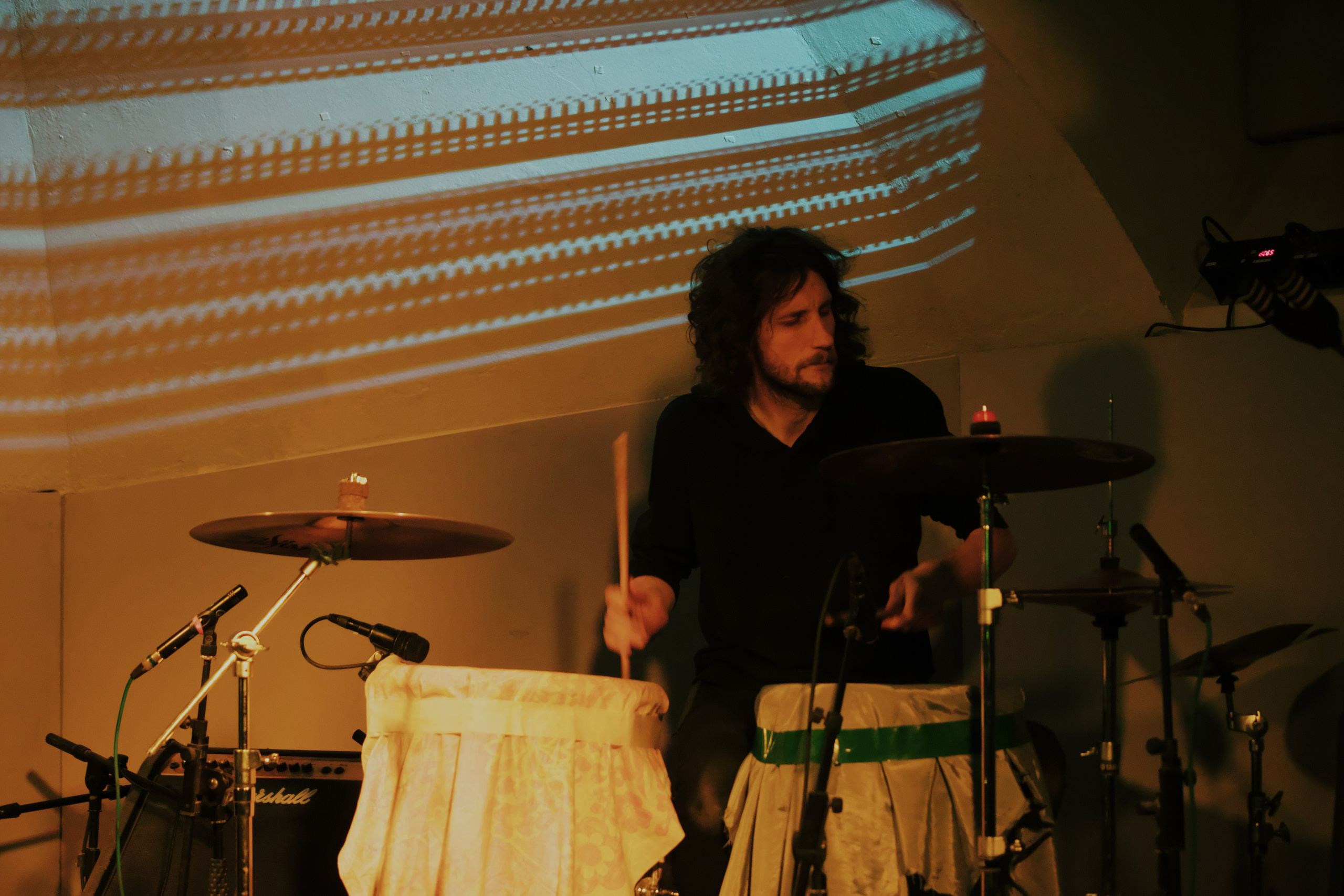 Видишь, я всё ещё здесь 🎛️. Миша Печёнкин | фотография