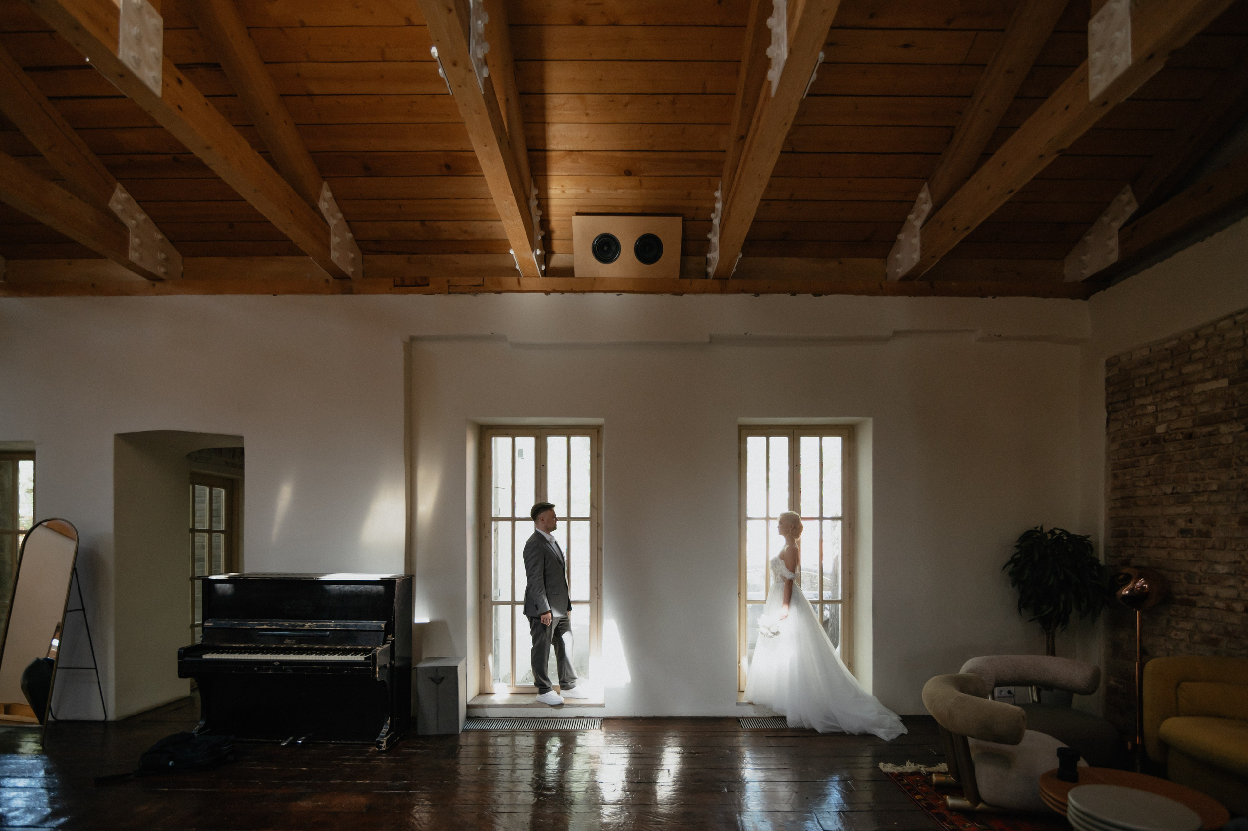 Регистрация брака и свадебная фотосессия в пространстве Яуза Плейс. Свадебный фотограф Москва — Сергей и Татьяна