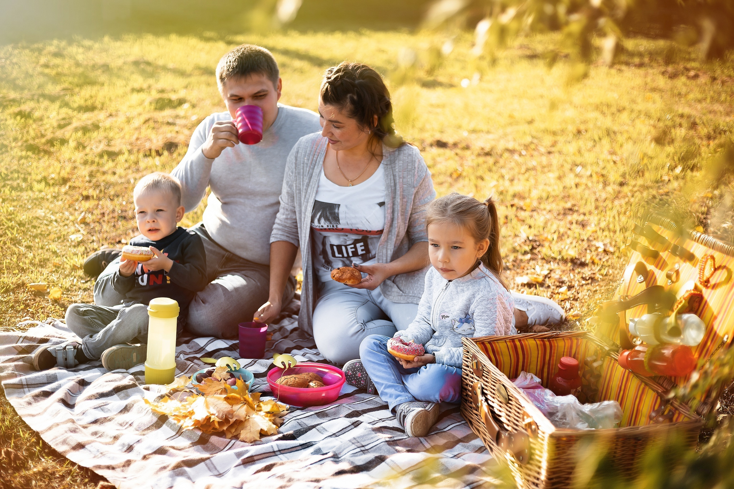 © Фотостудия "Олеся". Все права защищены. "Любое использование или копирование материалов или элементов дизайна сайта допускается только с разрешения правообладателя и со ссылкой на источник".