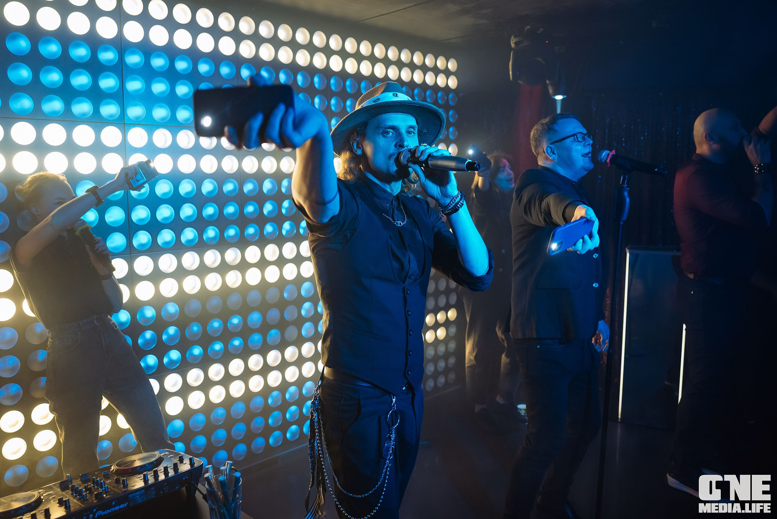 Фоторепортаж из караоке-клуба Эйфория. One Media Life: фоторепортажи, фотоотчеты с мероприятий и заведений