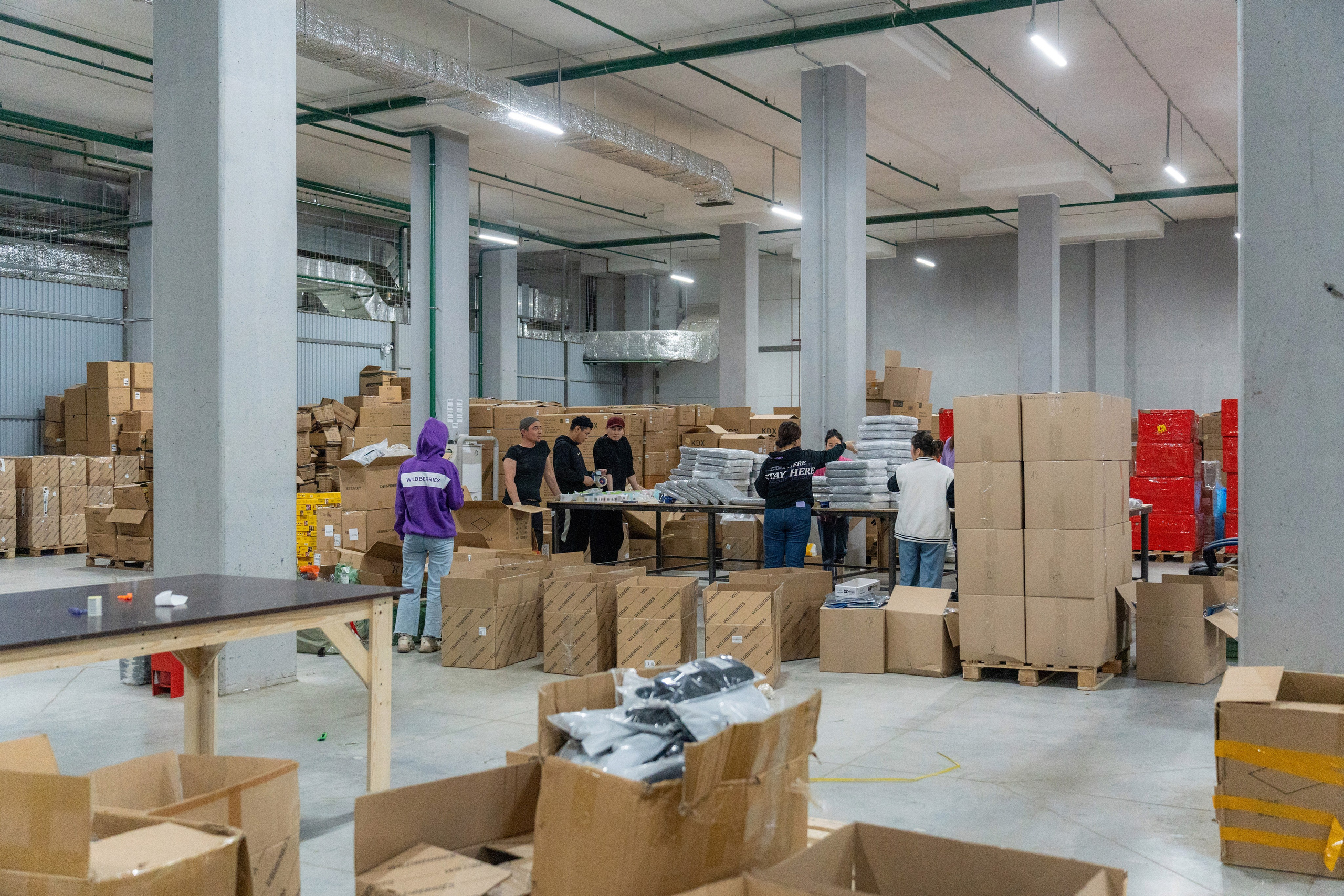 Фотосессия на складе фулфилмента в Фудсити, фотосъемка на складе