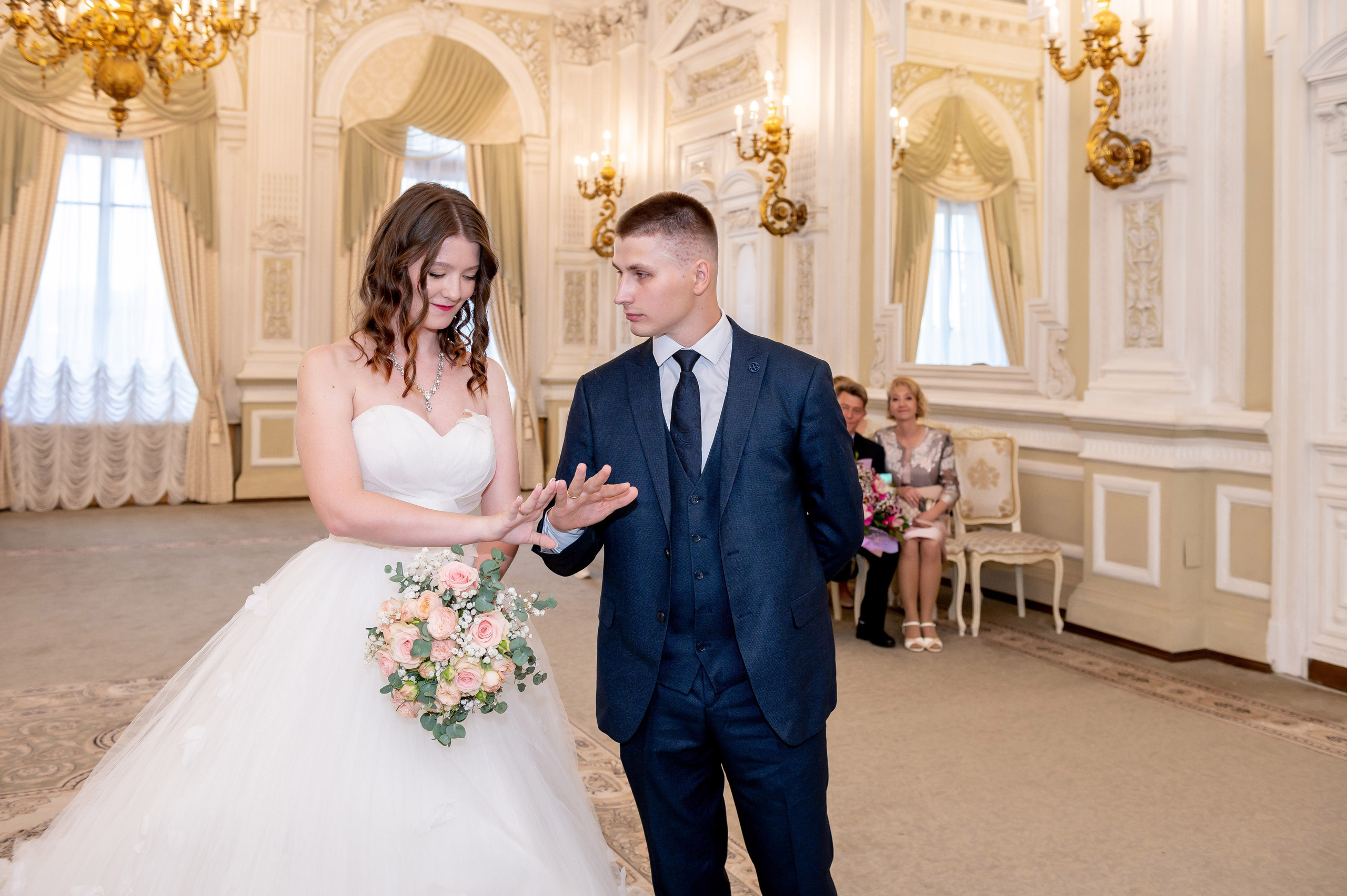 Зажигательная и динамичная свадебная фотосессия Анастасии и Максима. Портретный, семейный и свадебный фотограф в Санкт-Петербурге и в Пушкине Ширяев Денис