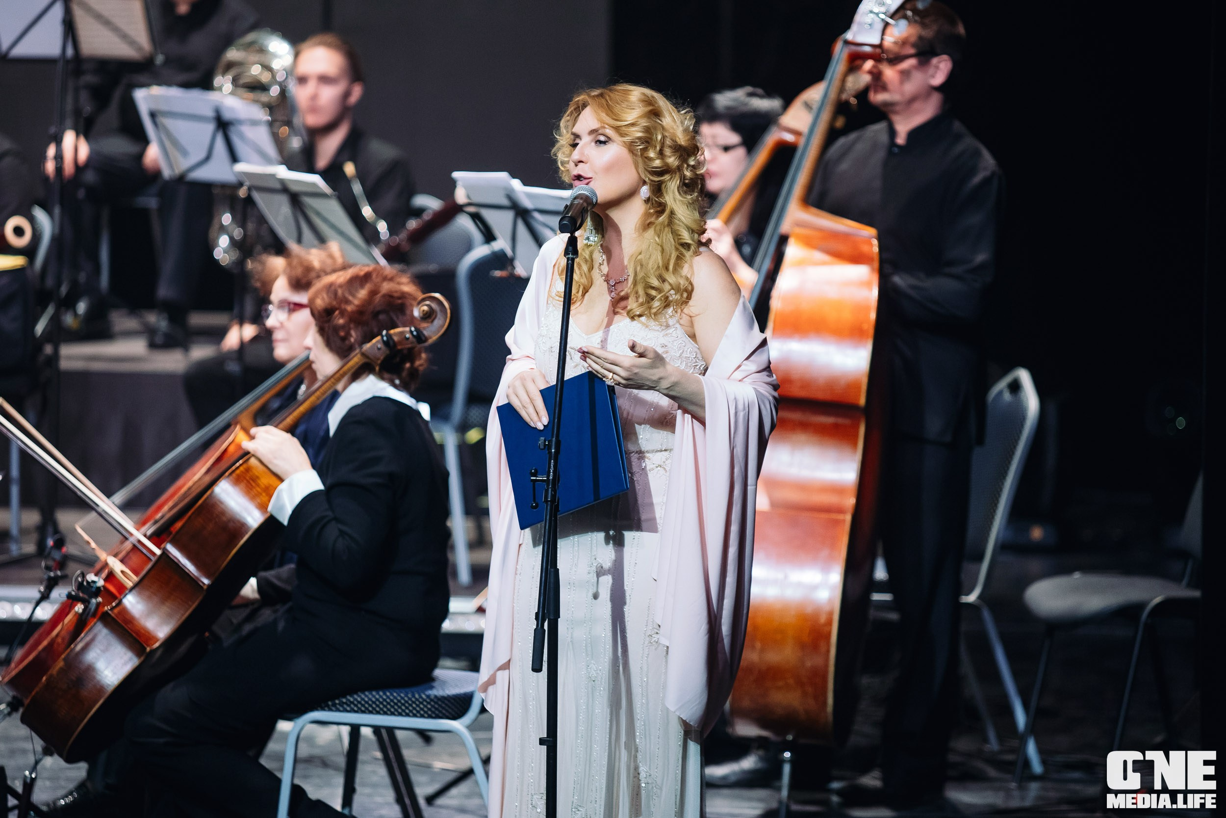Концерт 8 марта в Янтарь холл. One Media Life: фоторепортажи, фотоотчеты с мероприятий и заведений