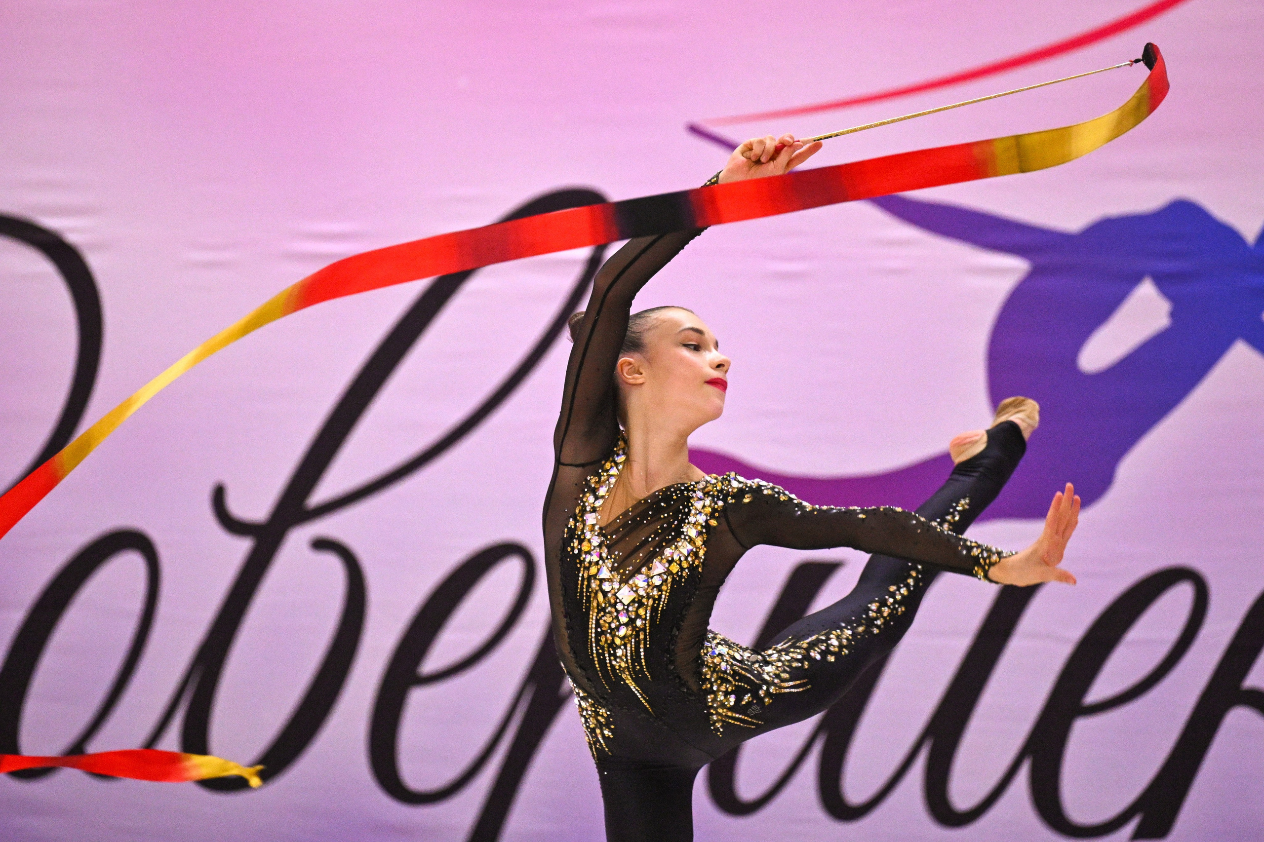 Всероссийские соревнования по художественной гимнастике «СОВЕРШЕНСТВО» Москва ВОЛЕЙБОЛЬНАЯ АРЕНА «ДИНАМО». ФОТОВИДЕОСПОРТ. Фото видео услуги на соревнованиях по художественной гимнастике. Видеотрансляция соревнований. Москва, ЦФО, ПФО