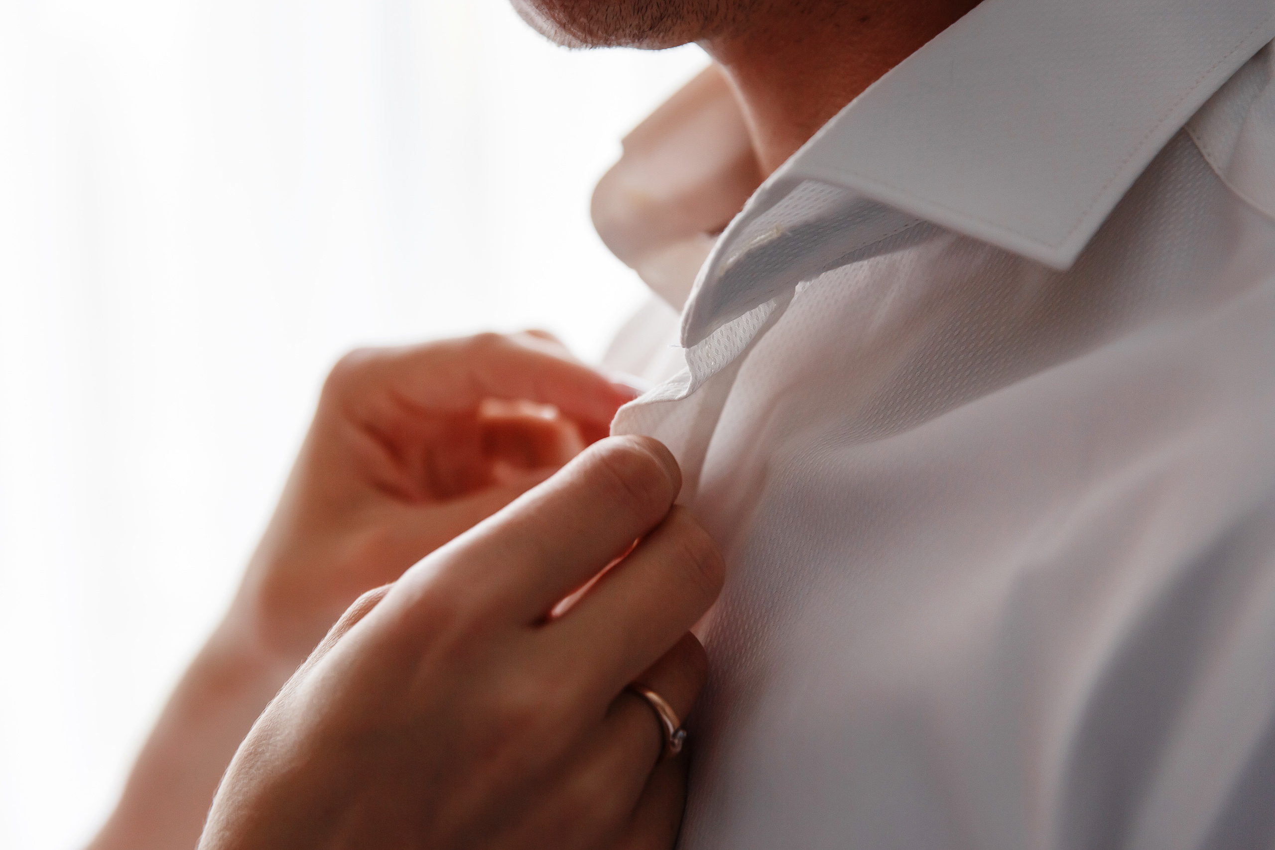 Свадебная фотосессия в Мостовском. Сборы жениха и невесты на базе «Аква-Вита». Фотограф Дмитрий Шевченко.