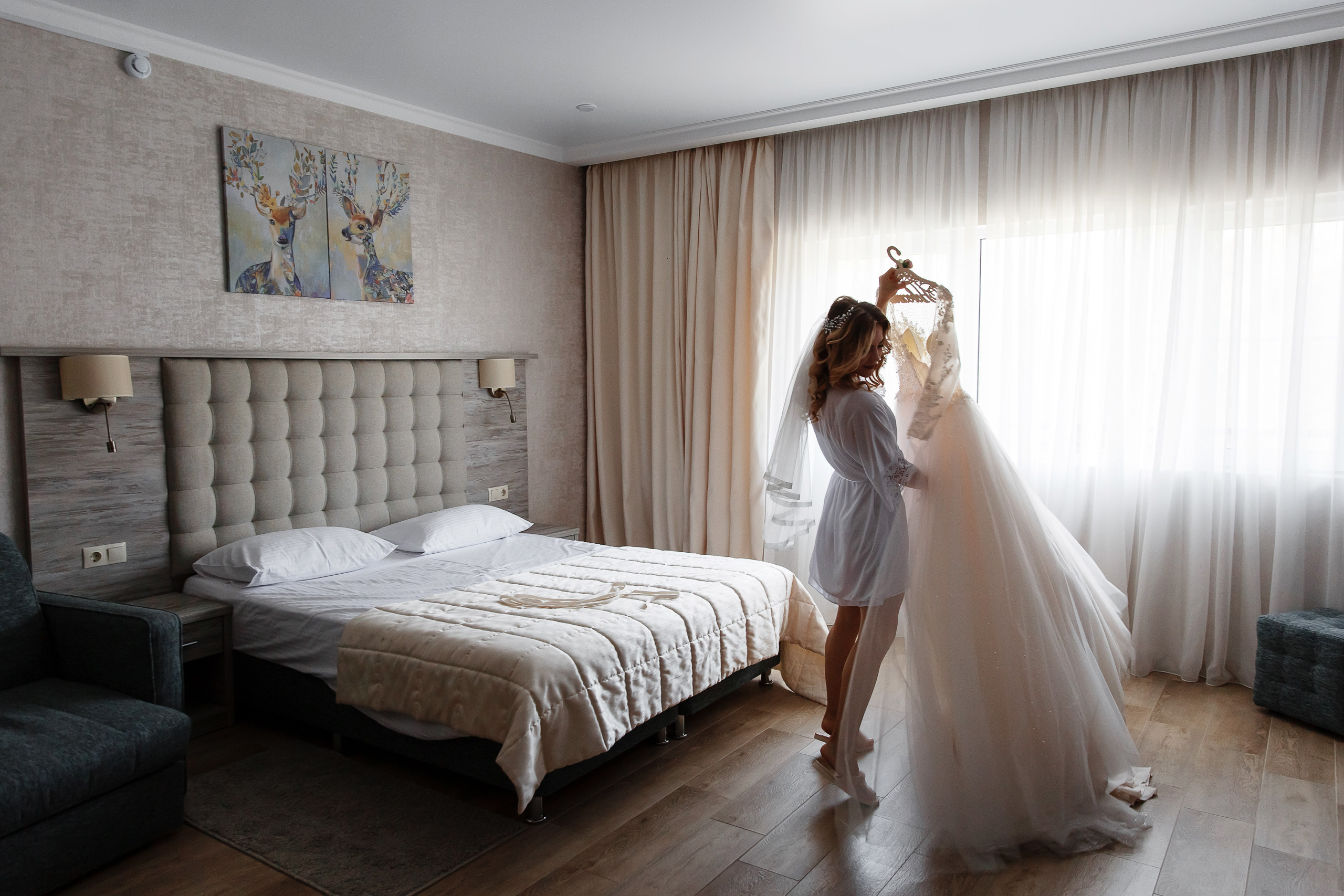 Свадебная фотосессия в Мостовском. Сборы жениха и невесты на базе «Аква-Вита». Фотограф Дмитрий Шевченко.