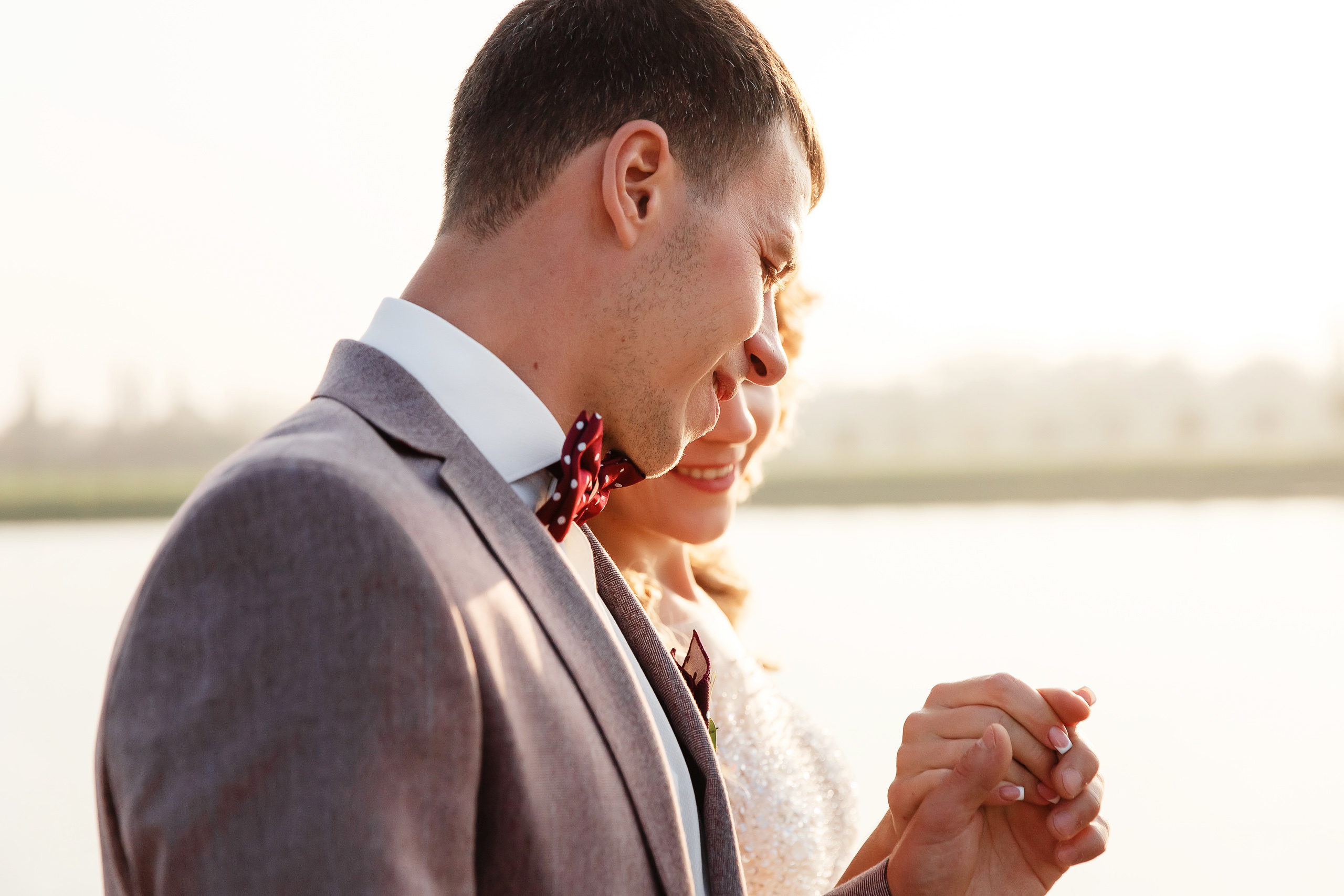 Свадебная фотосессия в Лабинске. Прогулка на лавандовом поле. Фотограф Дмитрий Шевченко.