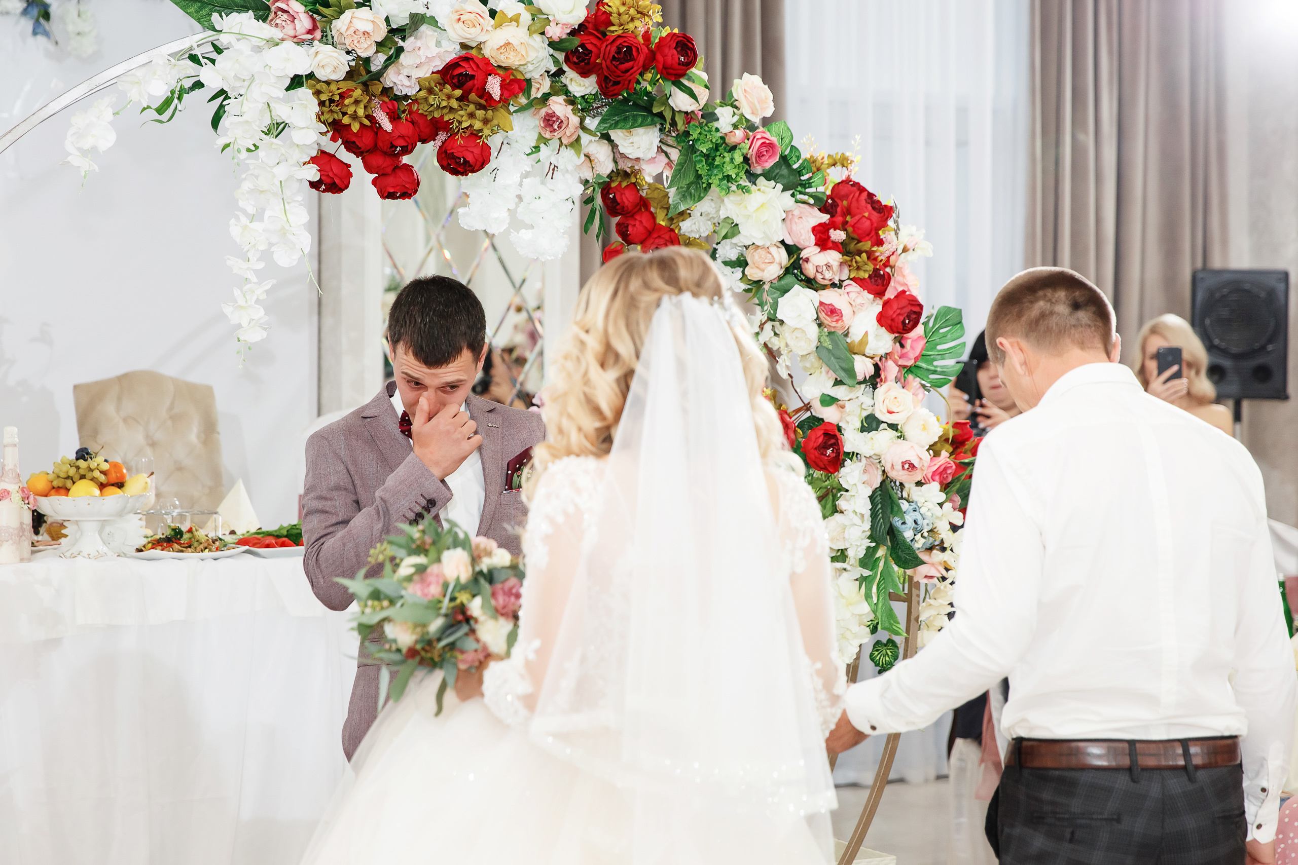 Свадебная фотосессия в Курганинске. Банкет в Ресторане "Империалъ". Фотограф Дмитрий Шевченко.