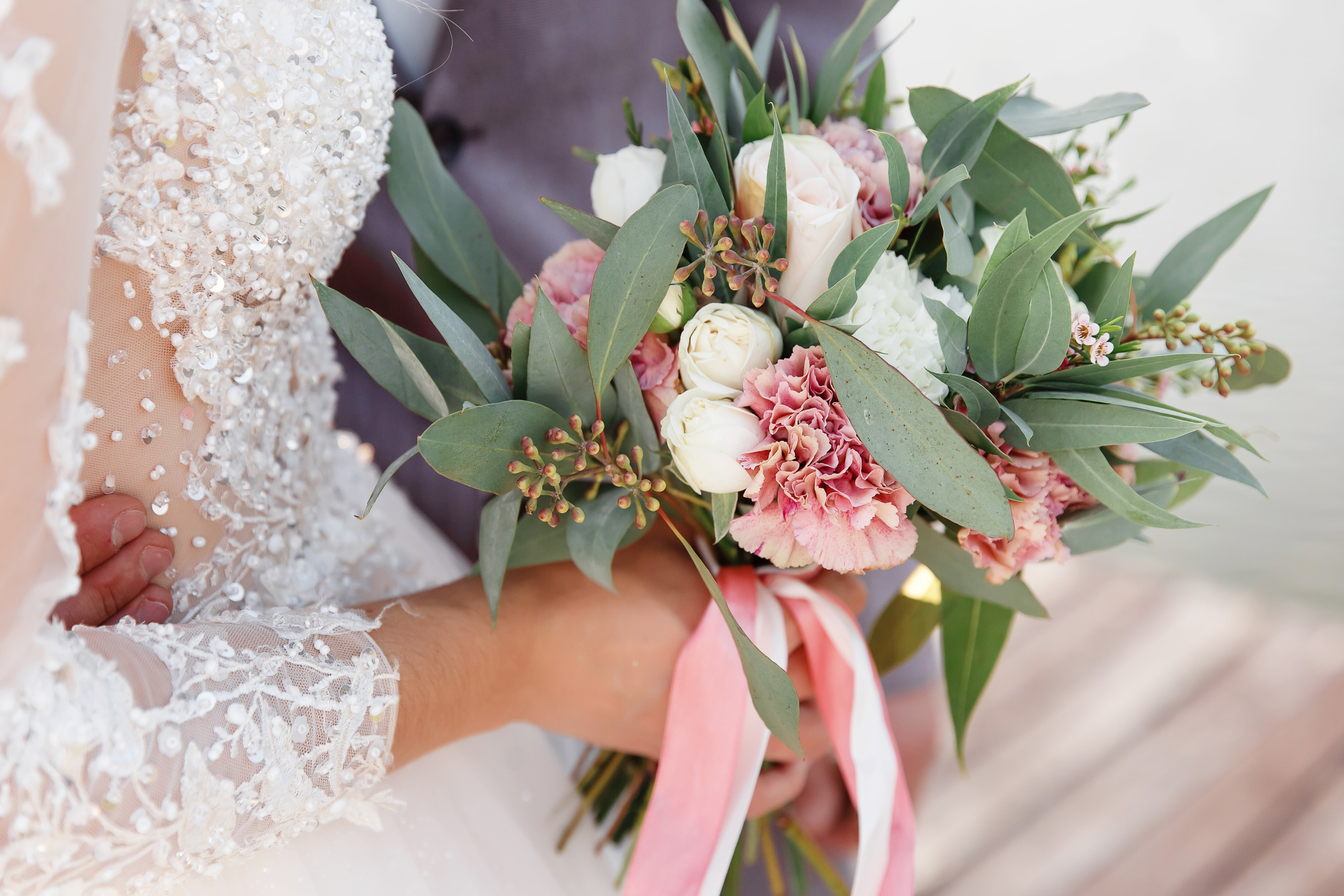 Свадебная фотосессия в Лабинске. Прогулка на лавандовом поле. Фотограф Дмитрий Шевченко.