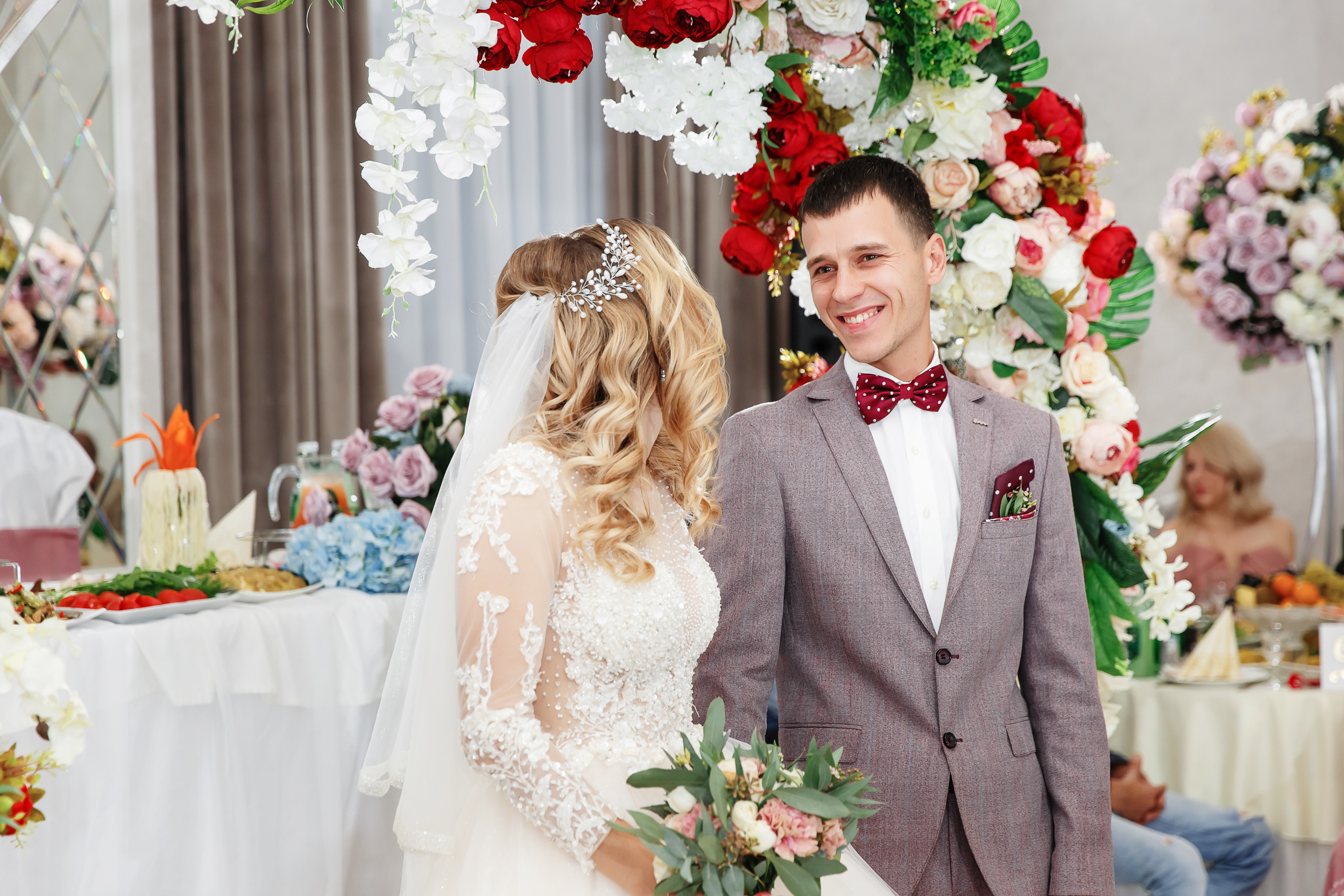 Свадебная фотосессия в Курганинске. Банкет в Ресторане "Империалъ". Фотограф Дмитрий Шевченко.