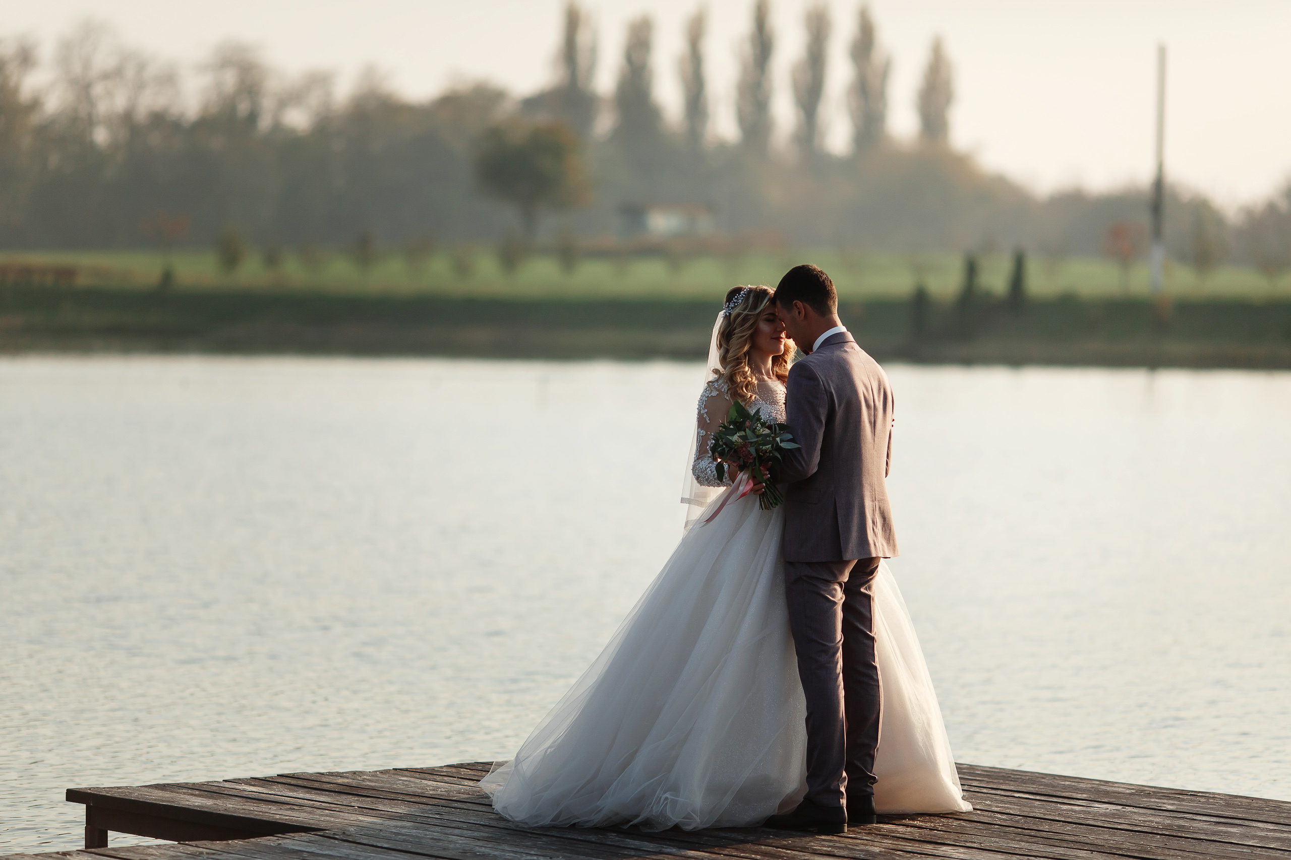Свадебная фотосессия в Лабинске. Прогулка на лавандовом поле. Фотограф Дмитрий Шевченко.