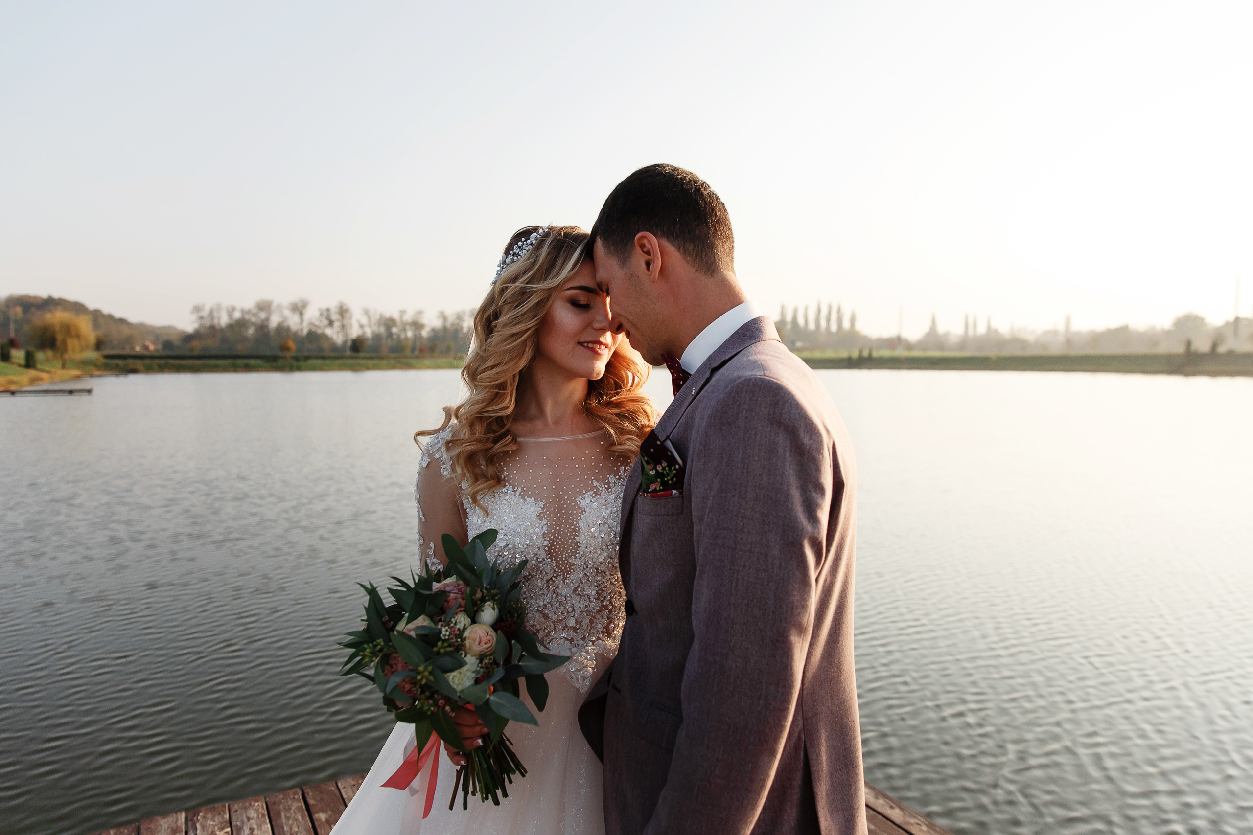 Свадебная фотосессия в Лабинске. Прогулка на лавандовом поле. Фотограф Дмитрий Шевченко.
