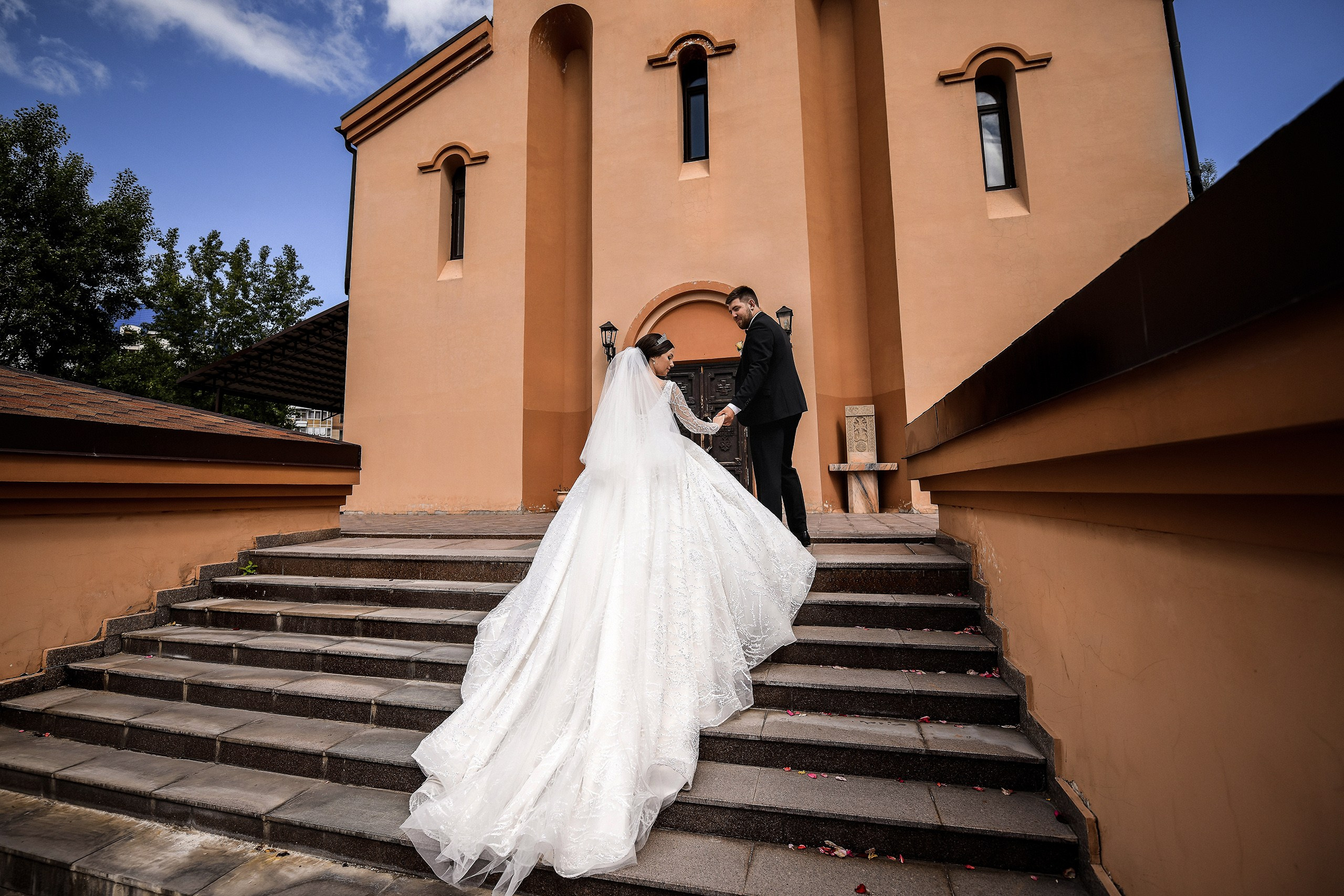 Венчание в армянской церкви Святого Саркиса: фотограф на таинство. 📸 Свадебный и семейный фотограф в Красноярске Тихомиров Евгений | 17 лет опыта | 800+ свадеб