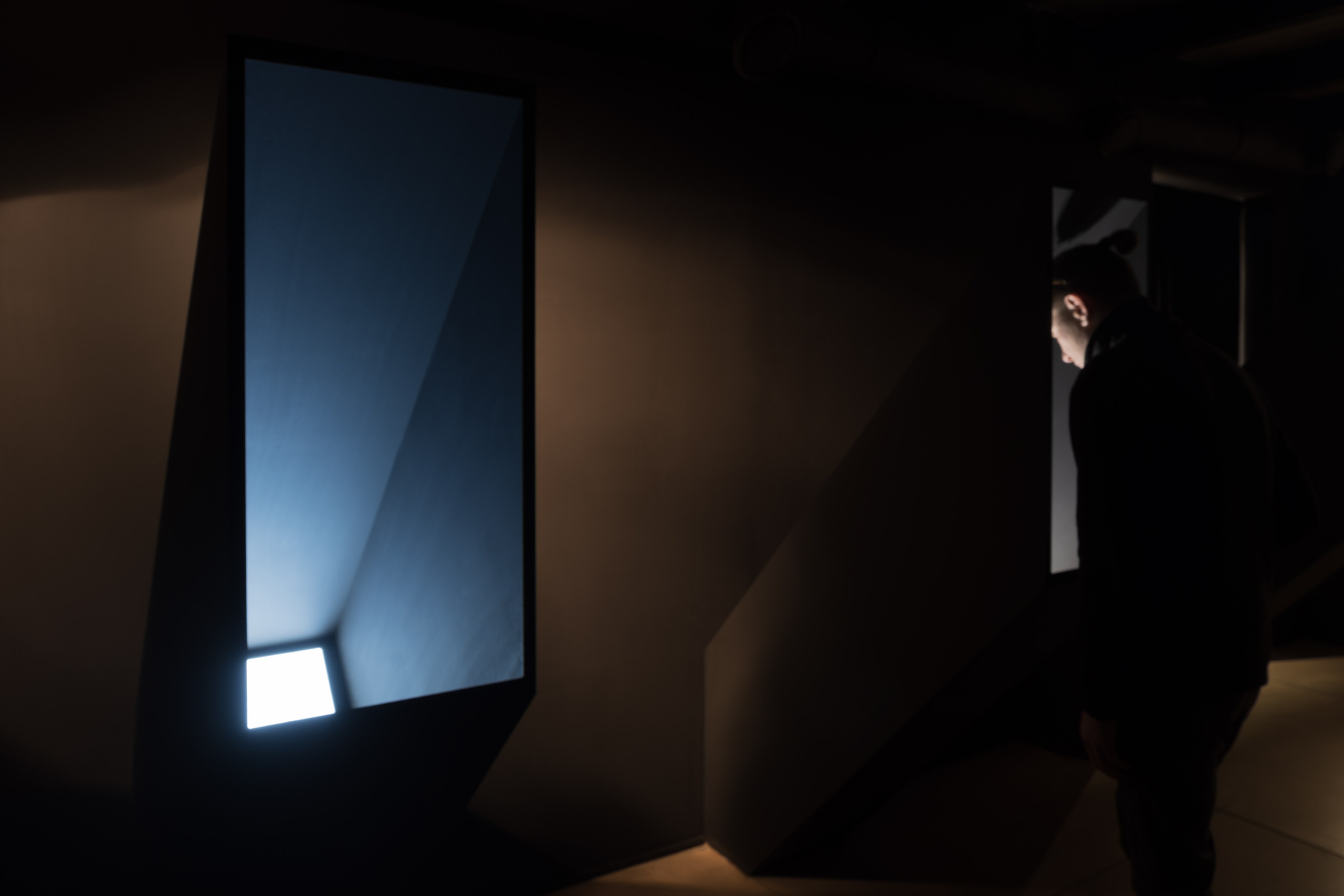 Нежные бабы. Что мне делать, чтобы земля оставалась на месте. Художественная группа «Нежные Бабы»