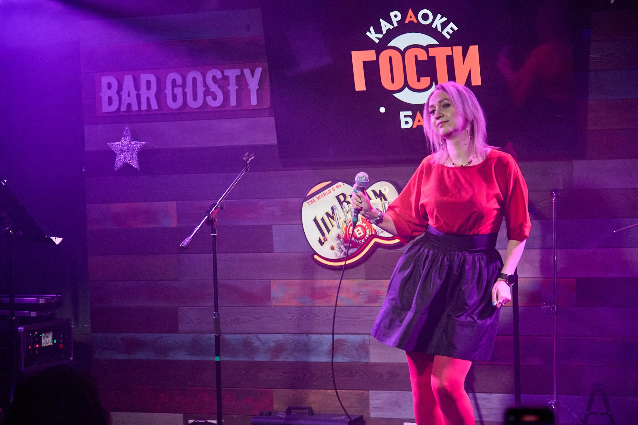 Концерт в баре «Гости». Фотограф Омск | Александр Вандеров