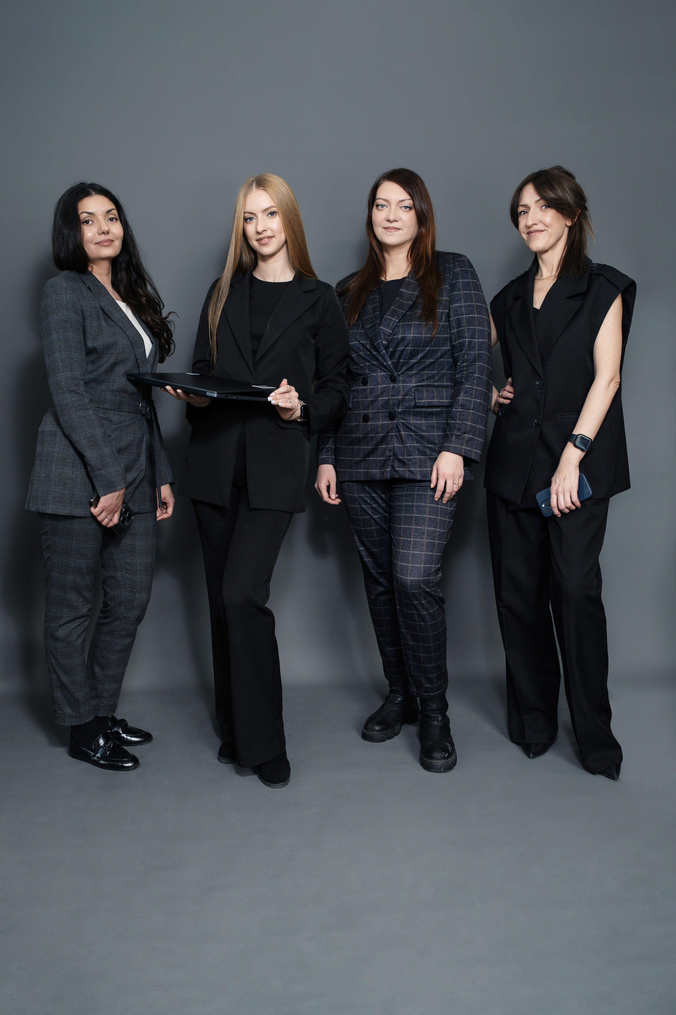 Съемка в офисе застройщика. Фотограф и видеограф в Тюмени Анна Жагорина, ваши фото еще не отдавали так быстро!