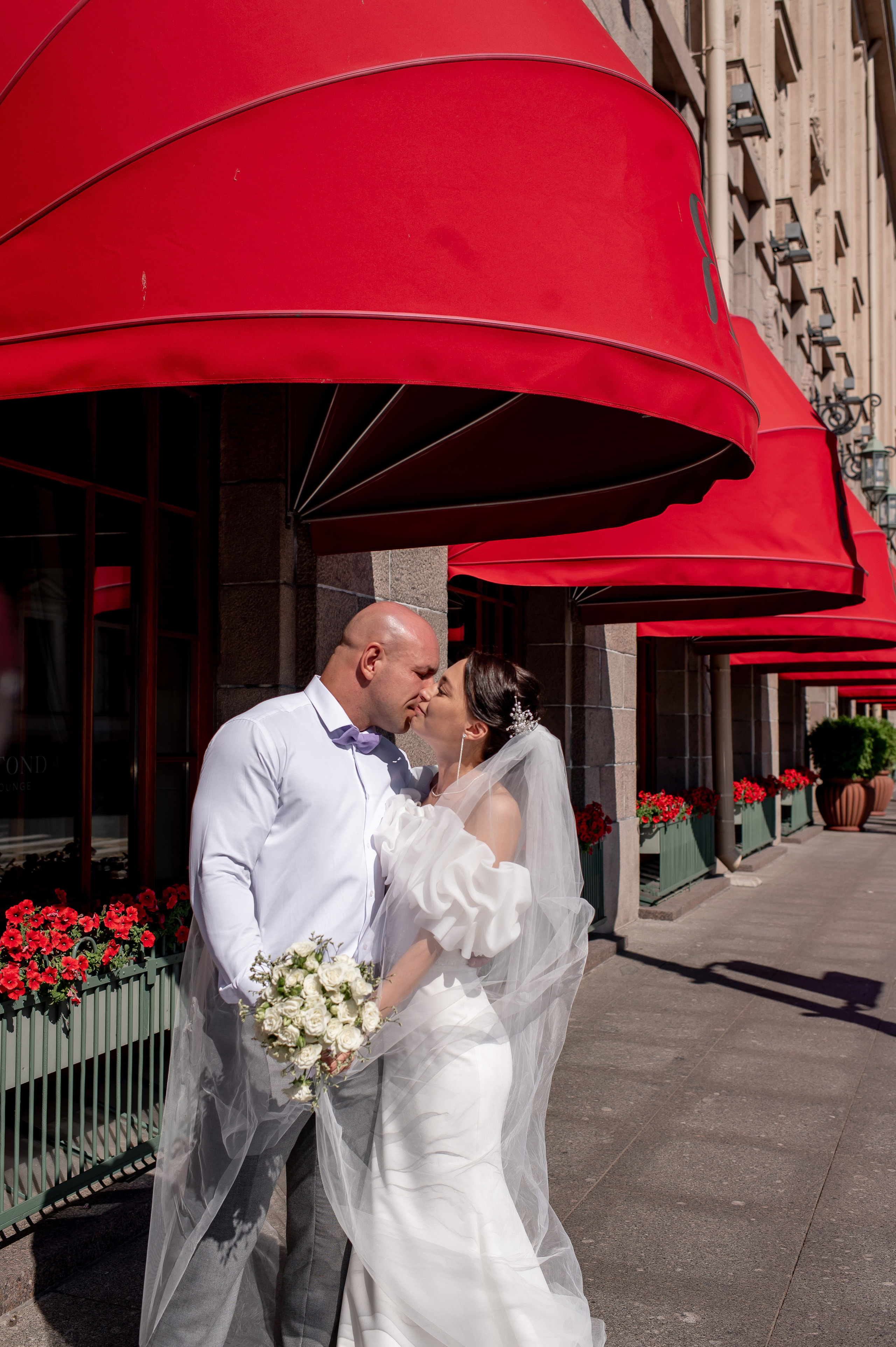 Летняя свадьба В Санкт-Петербурге и красивой выездной регистрацией Даши и Саши. Воздушная свадебная фотосессия в Петербурге. Портретный, семейный и свадебный фотограф в Санкт-Петербурге и в Пушкине Ширяев Денис