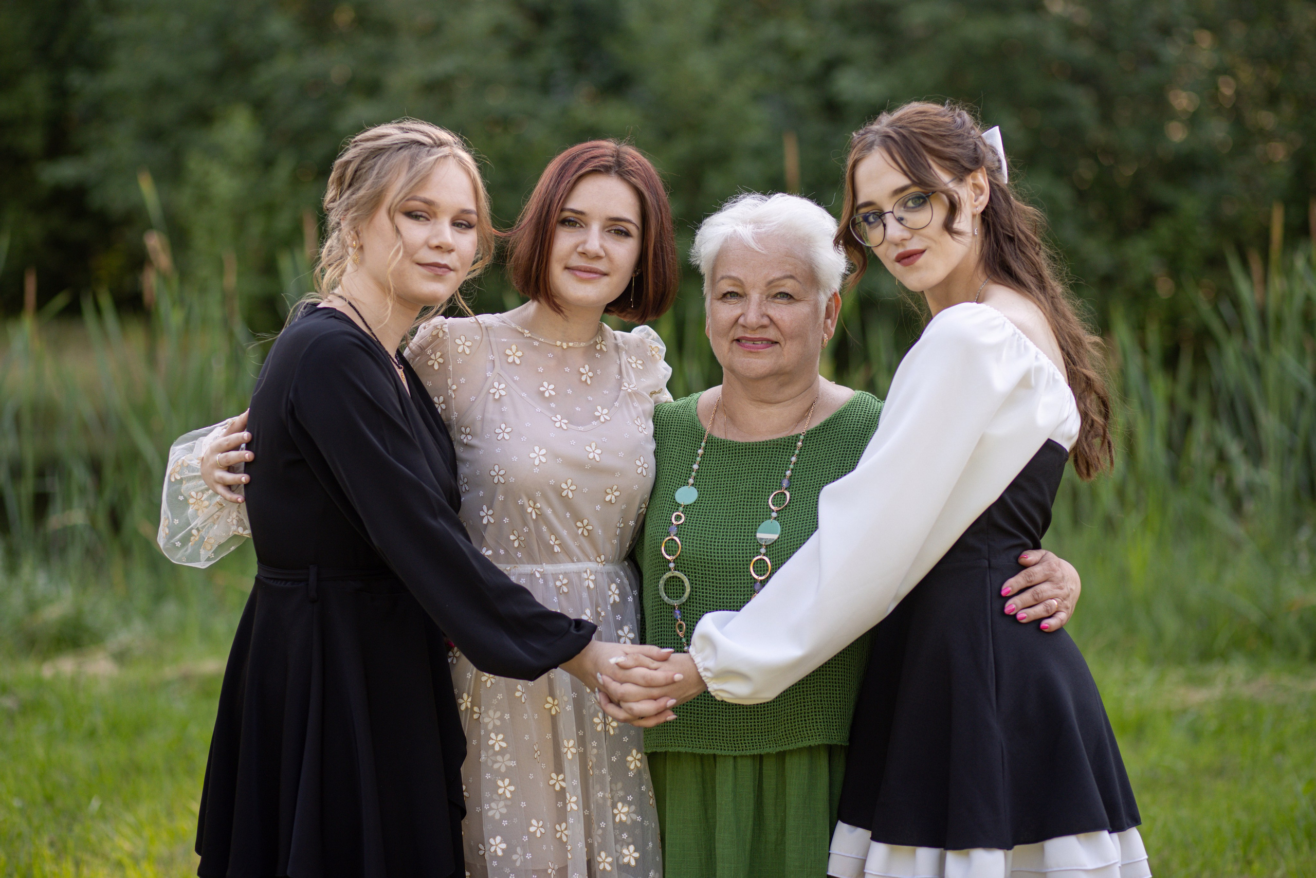 Фотосессия на выпускной. Школа № 12, 11 класс, 2024 г. Студия выпускных альбомов Остров