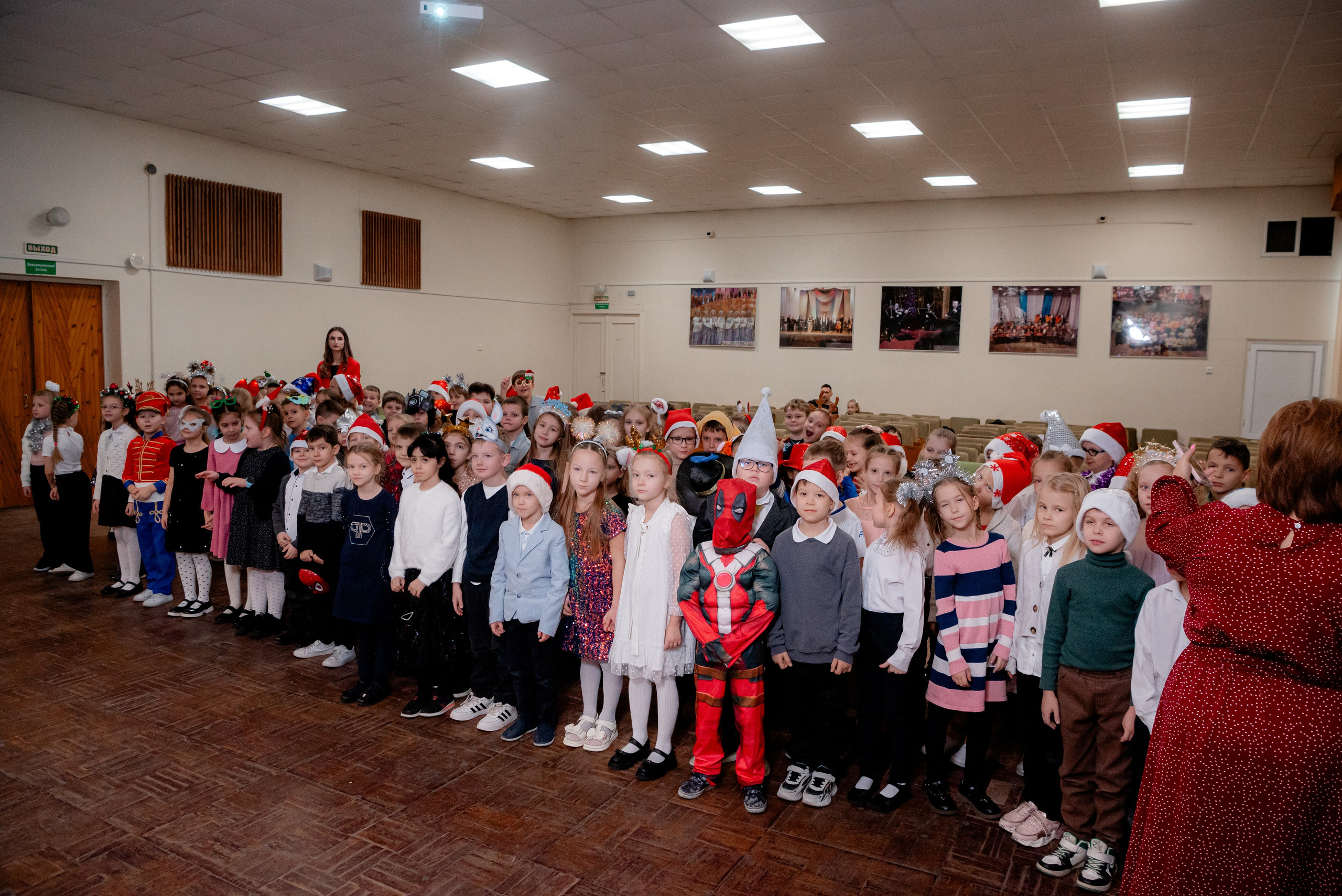 Школьная Ëлка для 1А класса. Фотограф в Волгограде и Волжском Александр Горбань