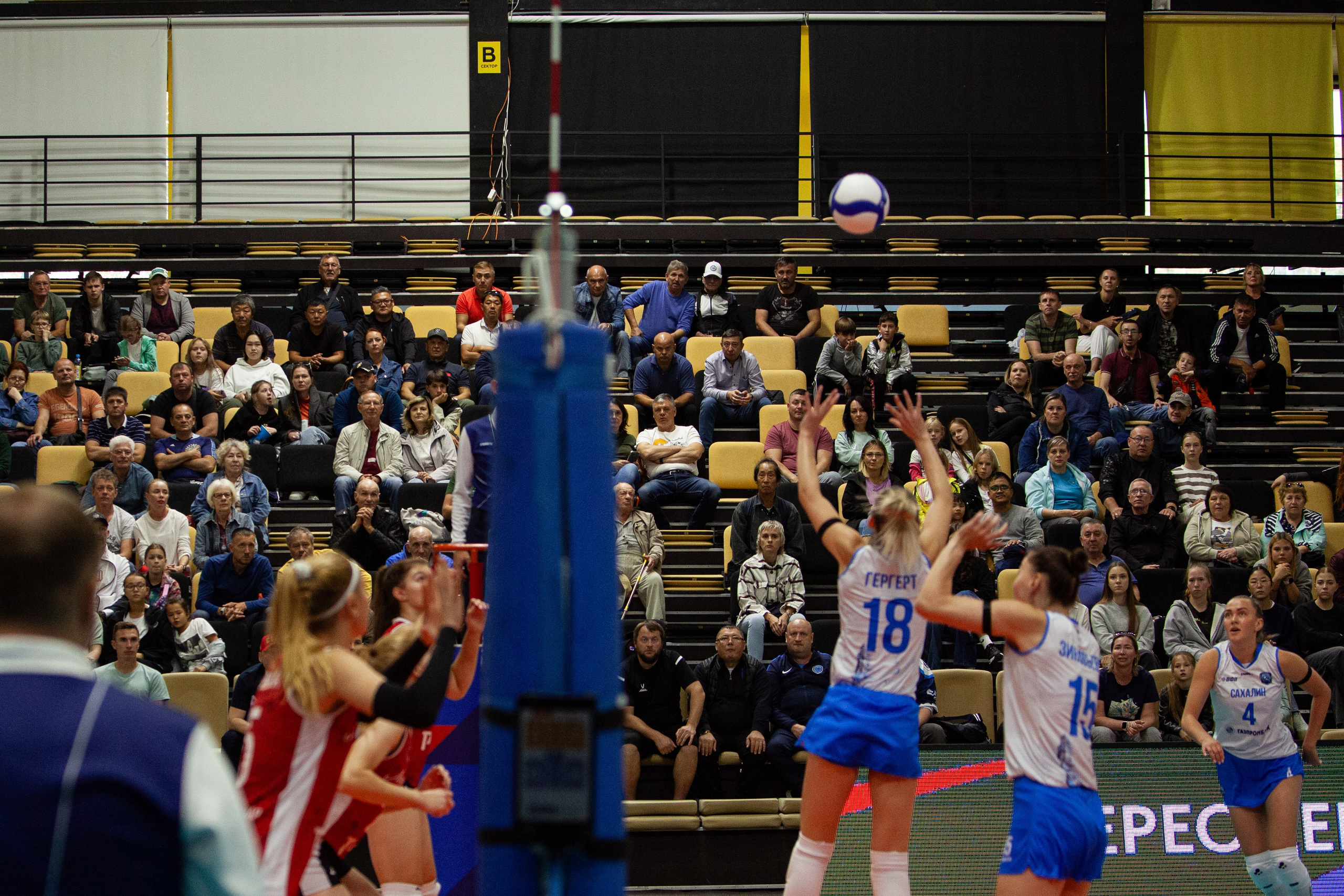 Один день из тура чемпионата России по волейболу. Кутузов Евгений Фотограф в Южно-Сахалинске