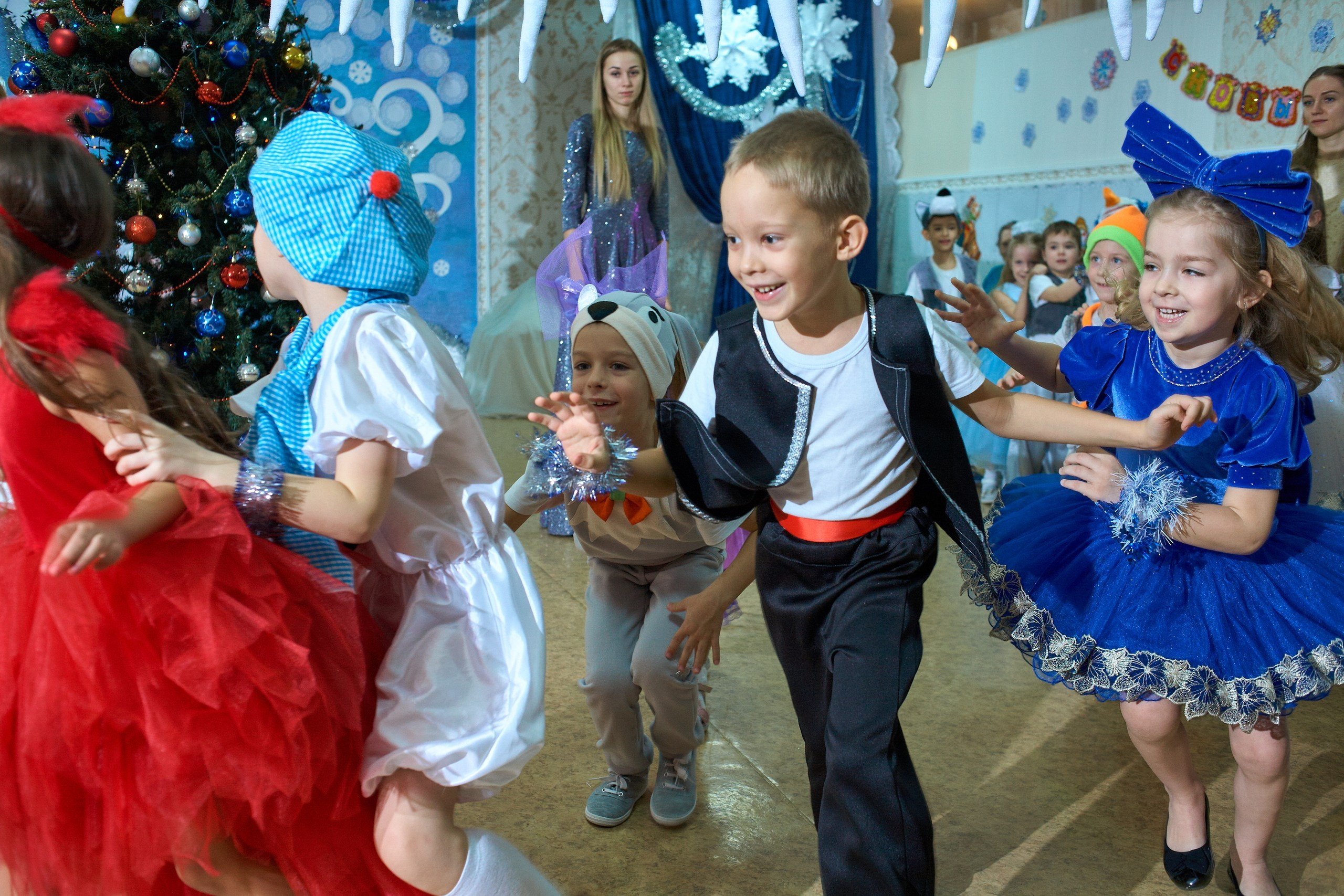 Новогодний утренник. Выпускной альбом Новосибирск