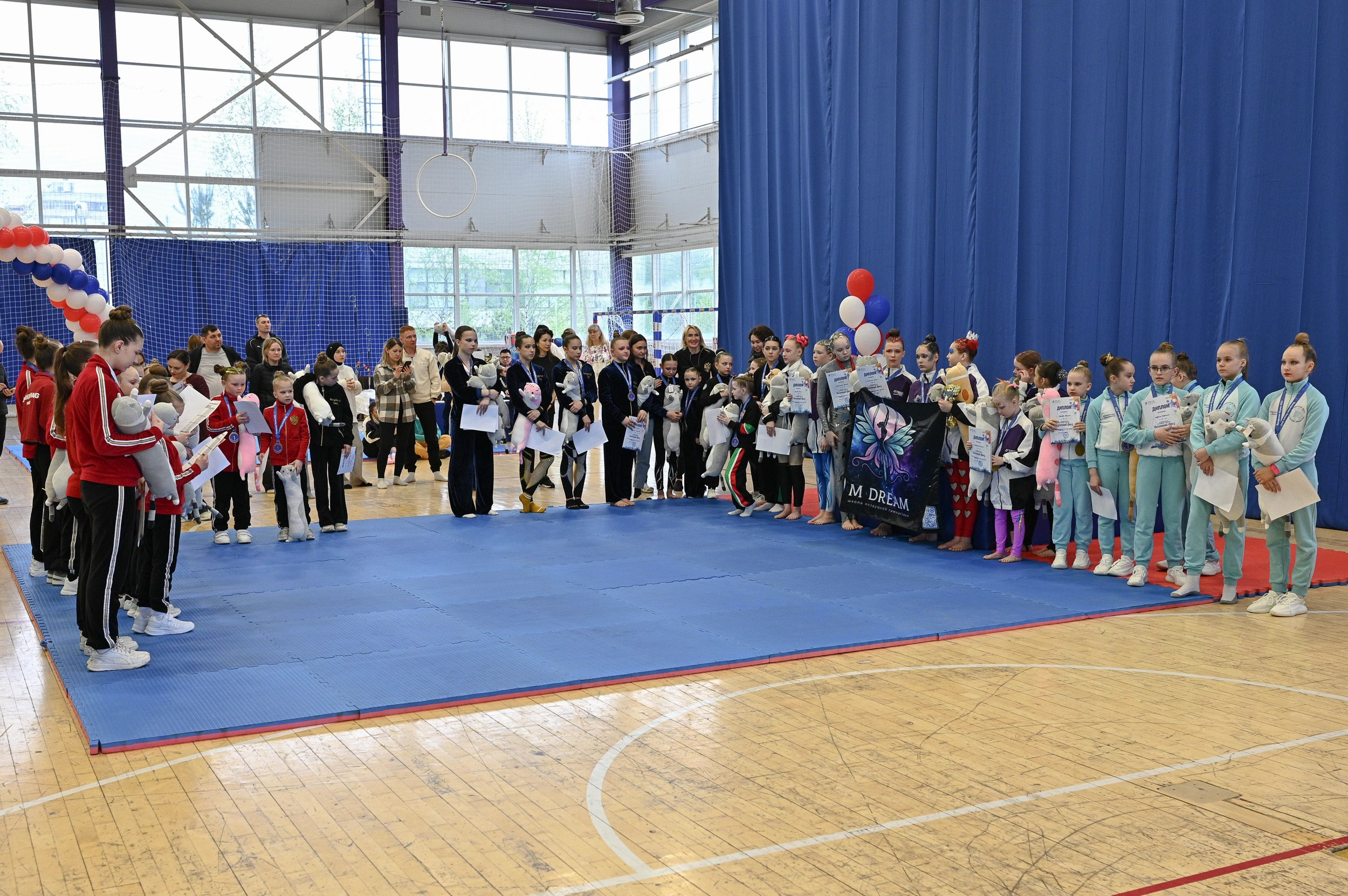 Воздушная гимнастика, 2025. Фотопортреты в Казани фотограф Олег Каракулов