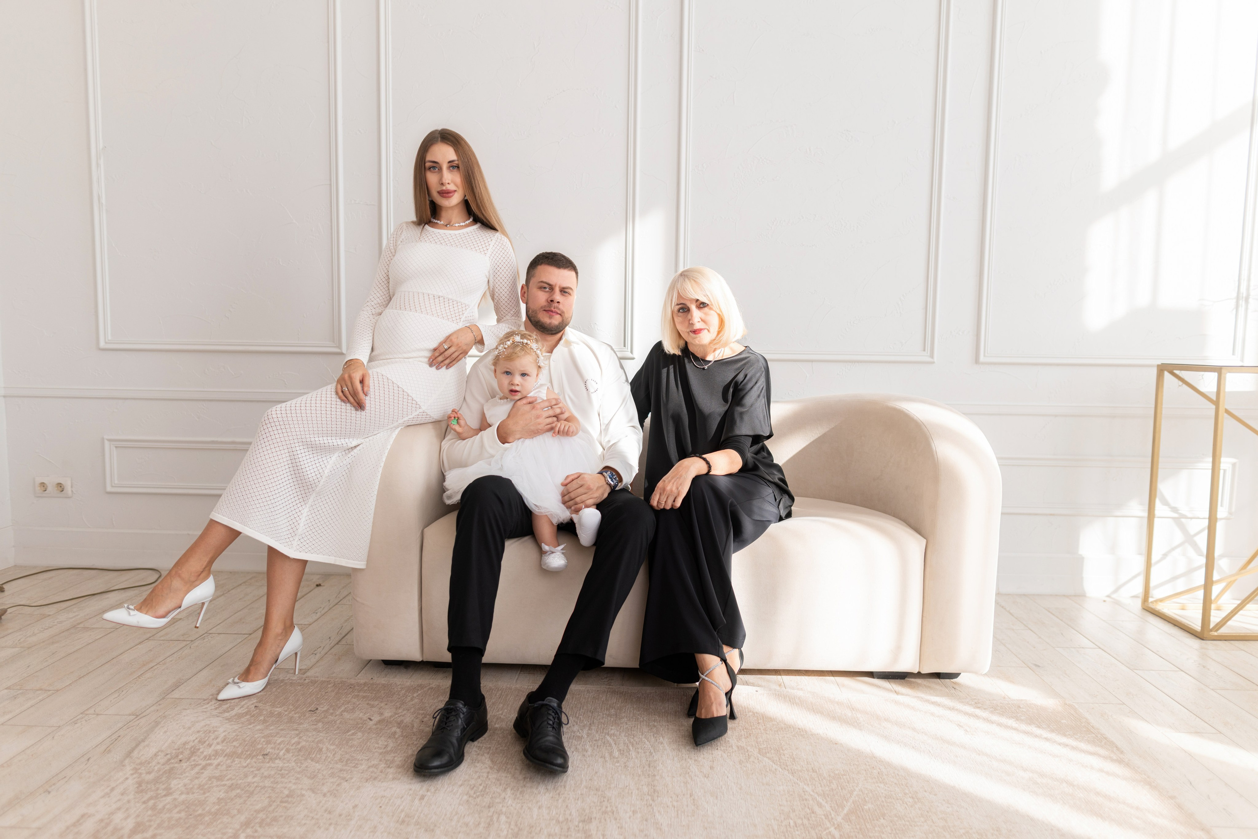 Семейная съемка для Яны и Дани в интерьере. Дмитрий Шульгин, портретный фотограф в Воронеже