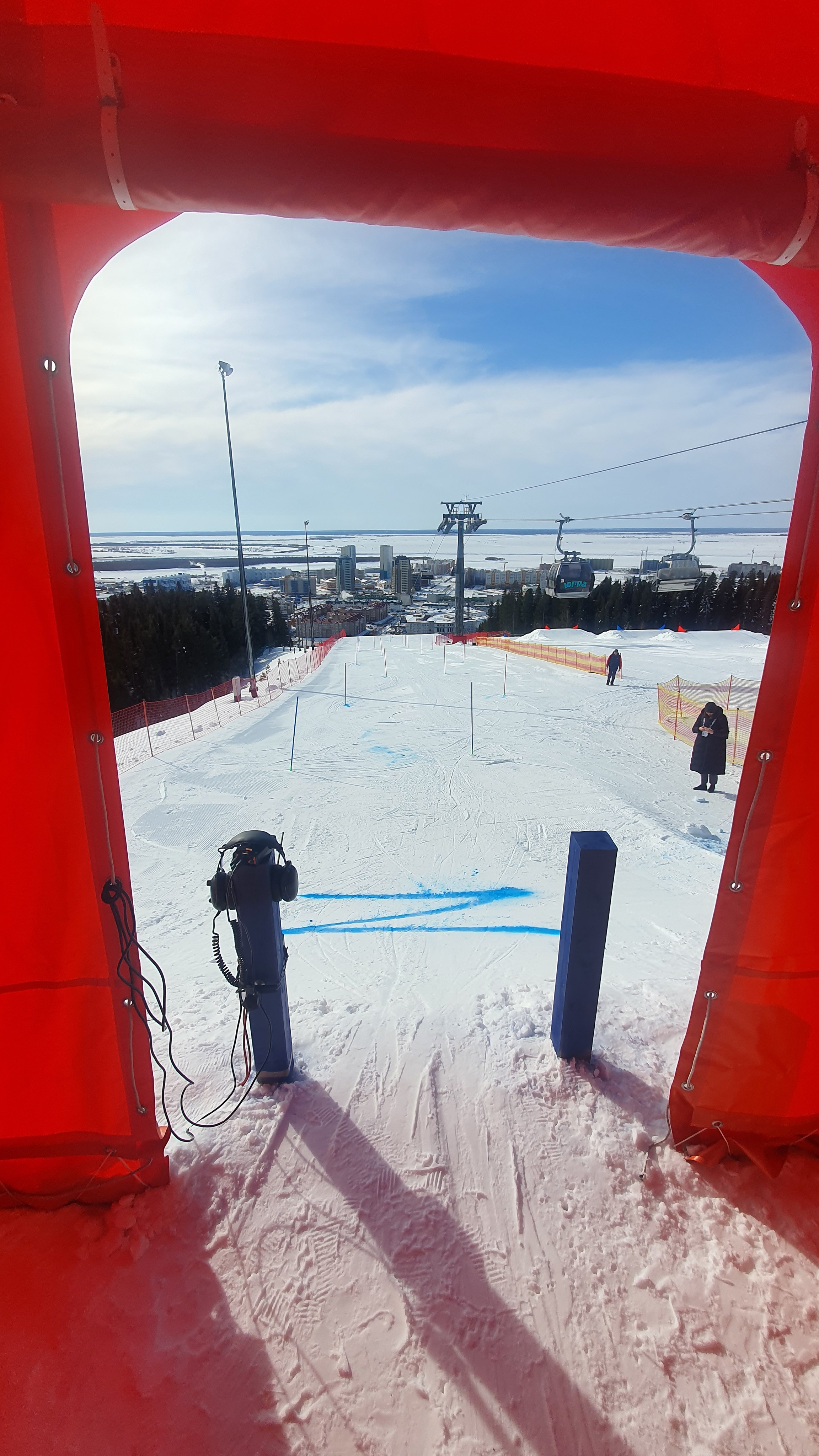 F/8 and be there — оказаться в нужном месте и поймать момент