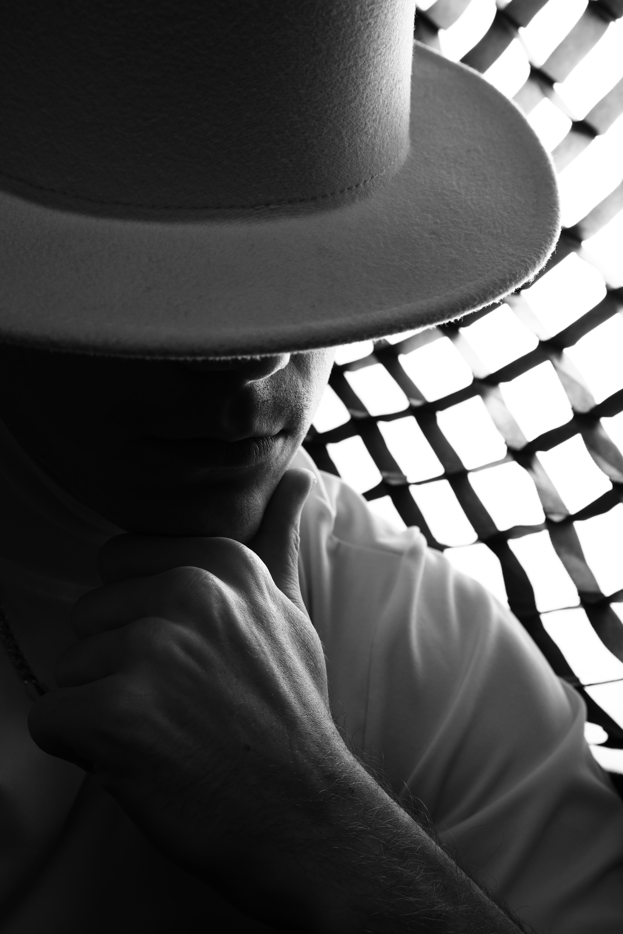 The White hat Alex. Профессиональный фотограф в Воронеже Владислав Крылов