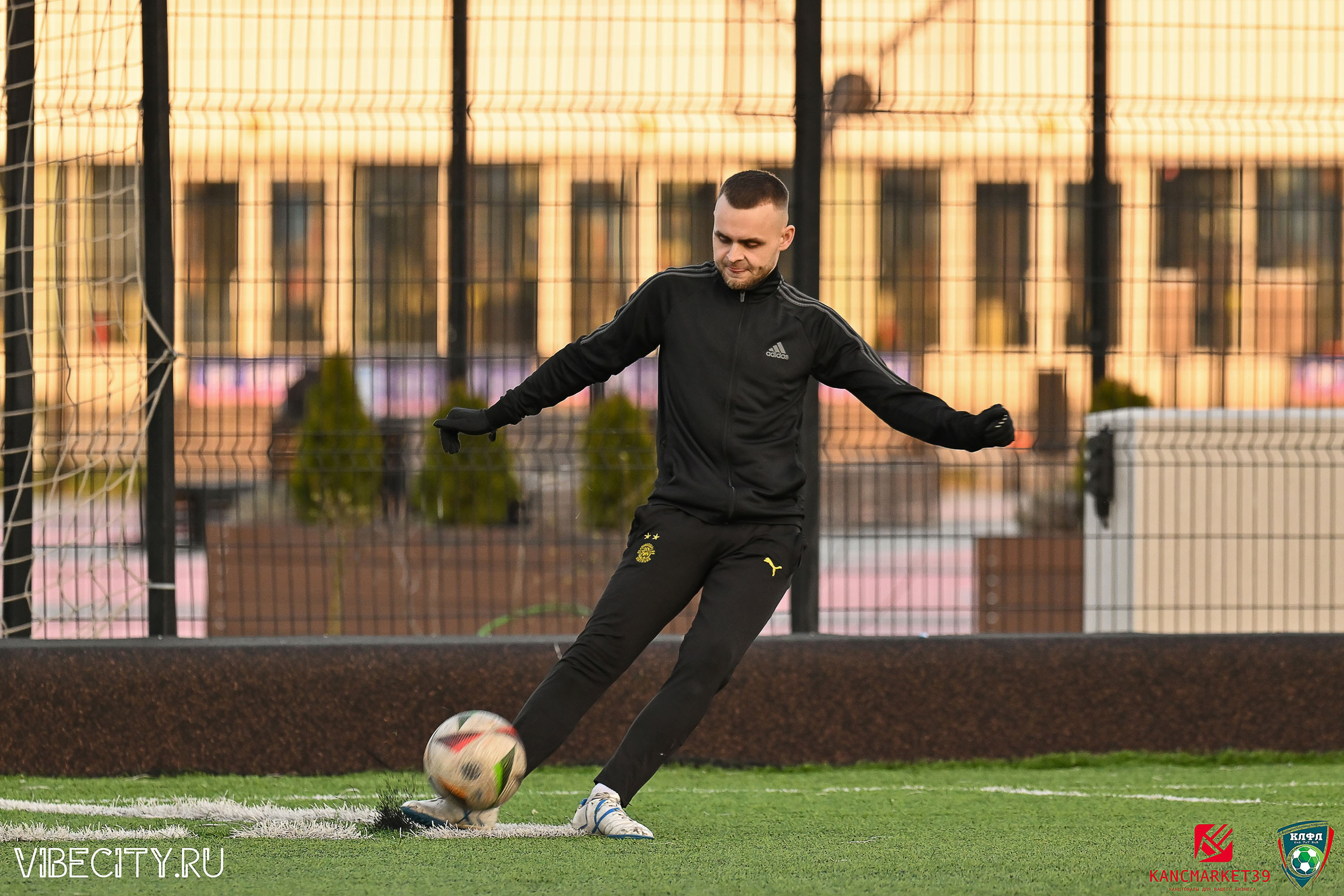 XX ЧЕМПИОНАТ КАЛИНИНГРАДСКОЙ ЛФЛ КАНЦМАРКЕТ39 сезона 2024–2025 гг. VIBECITY.RU Вайб Сити Ру Фоторепортажи Фотоотчеты Калининград