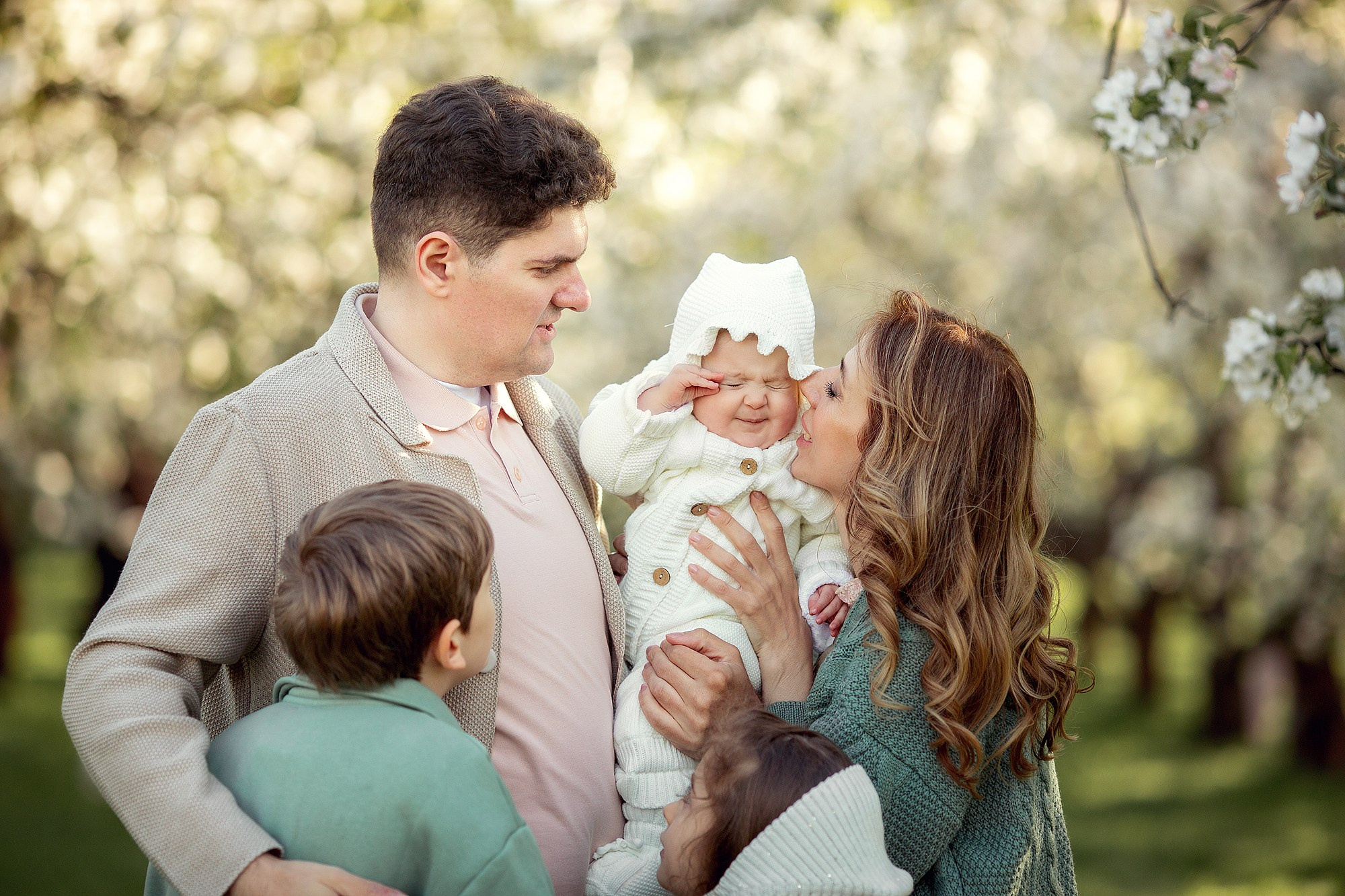 Семейная Фотосессия в цветущем яблоневом саду. Tatyana Nadezhdina Family photographer
