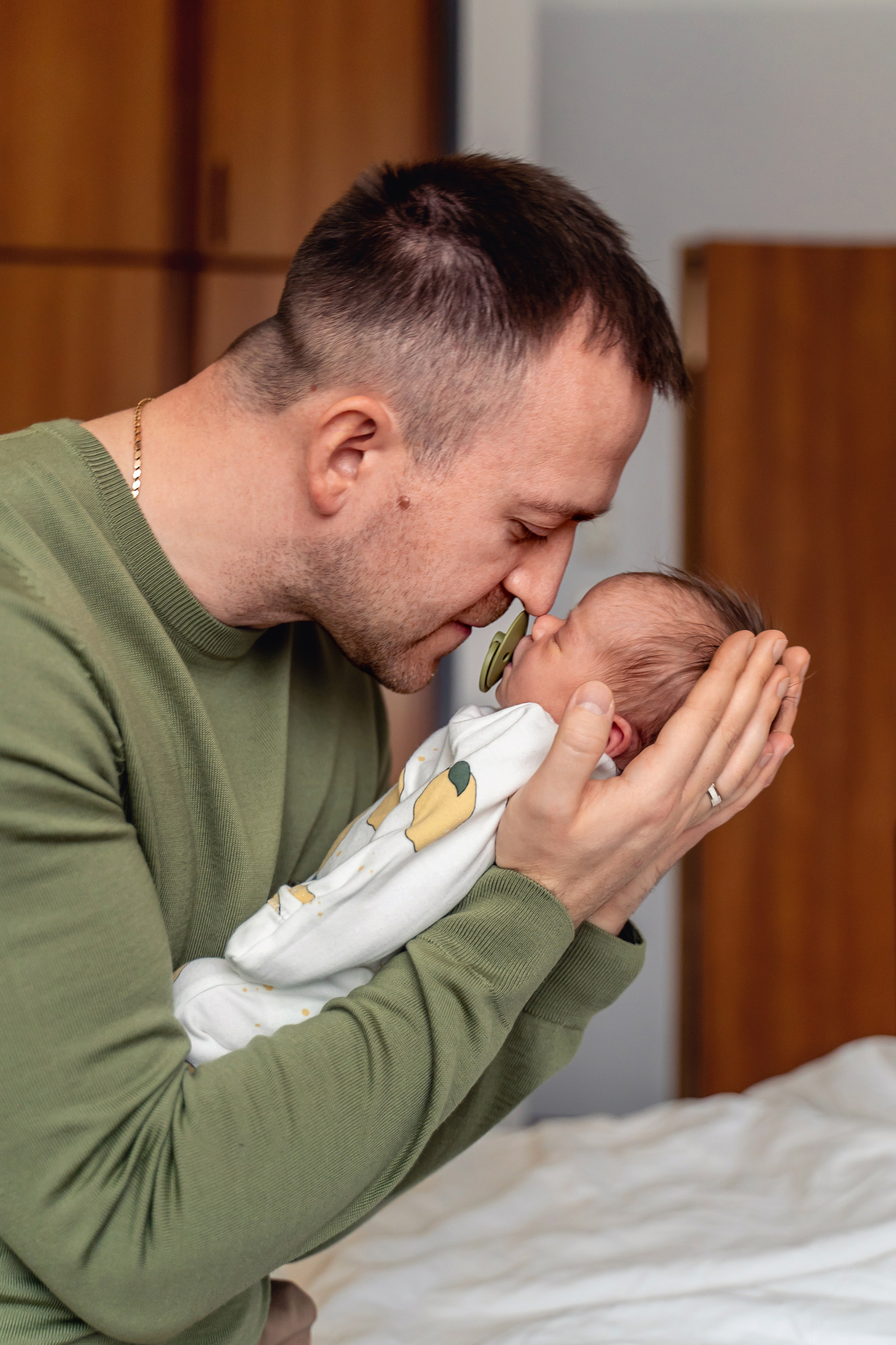 Выписка из роддома Лапино. Фотограф на выписку из роддома Москва. Фотограф \ Видеограф на Крещение, Венчание Москва| Семейные съемки