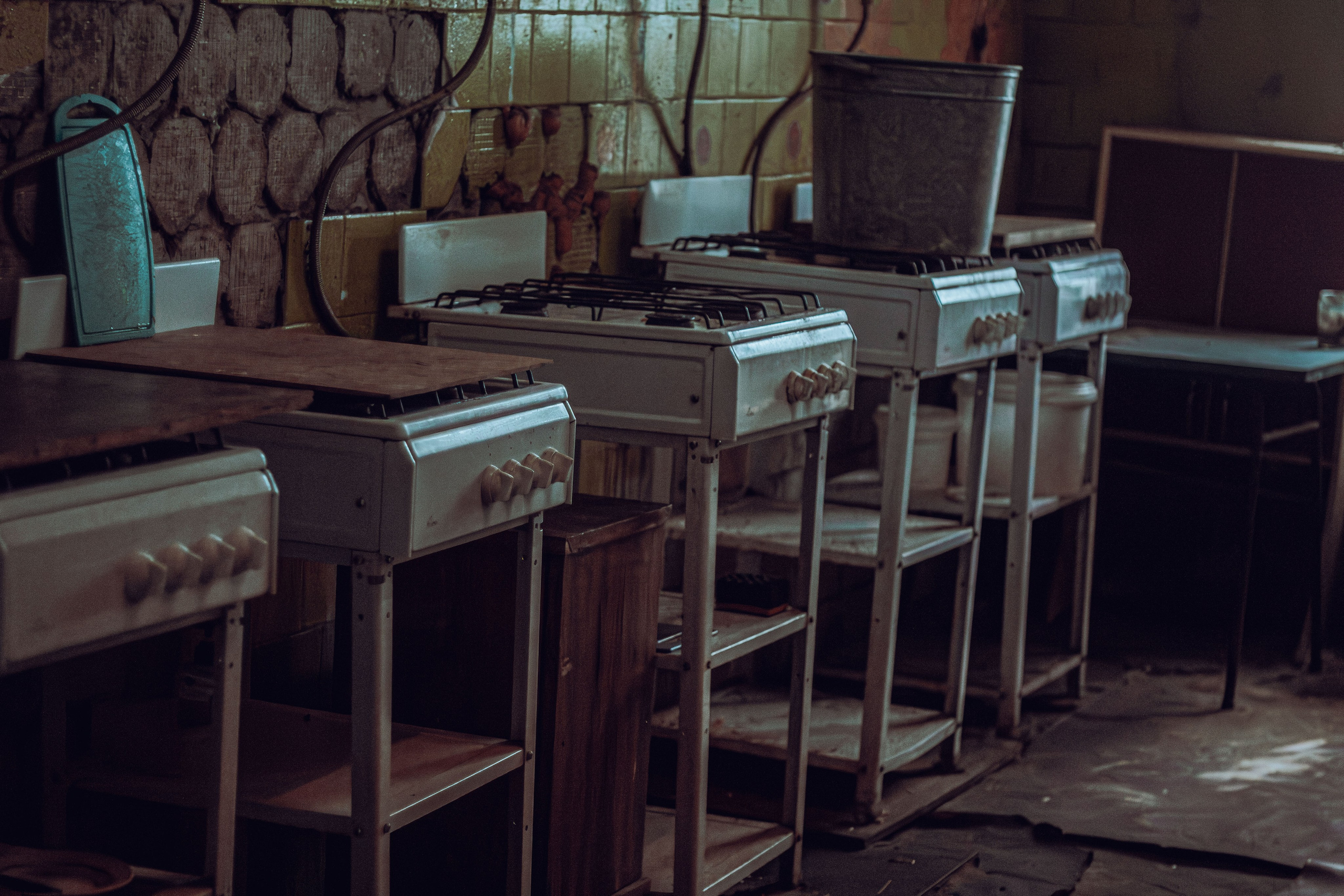 Общага в России. Фотограф Москва, портрет, стрит, репортаж. Художественная фотосессия