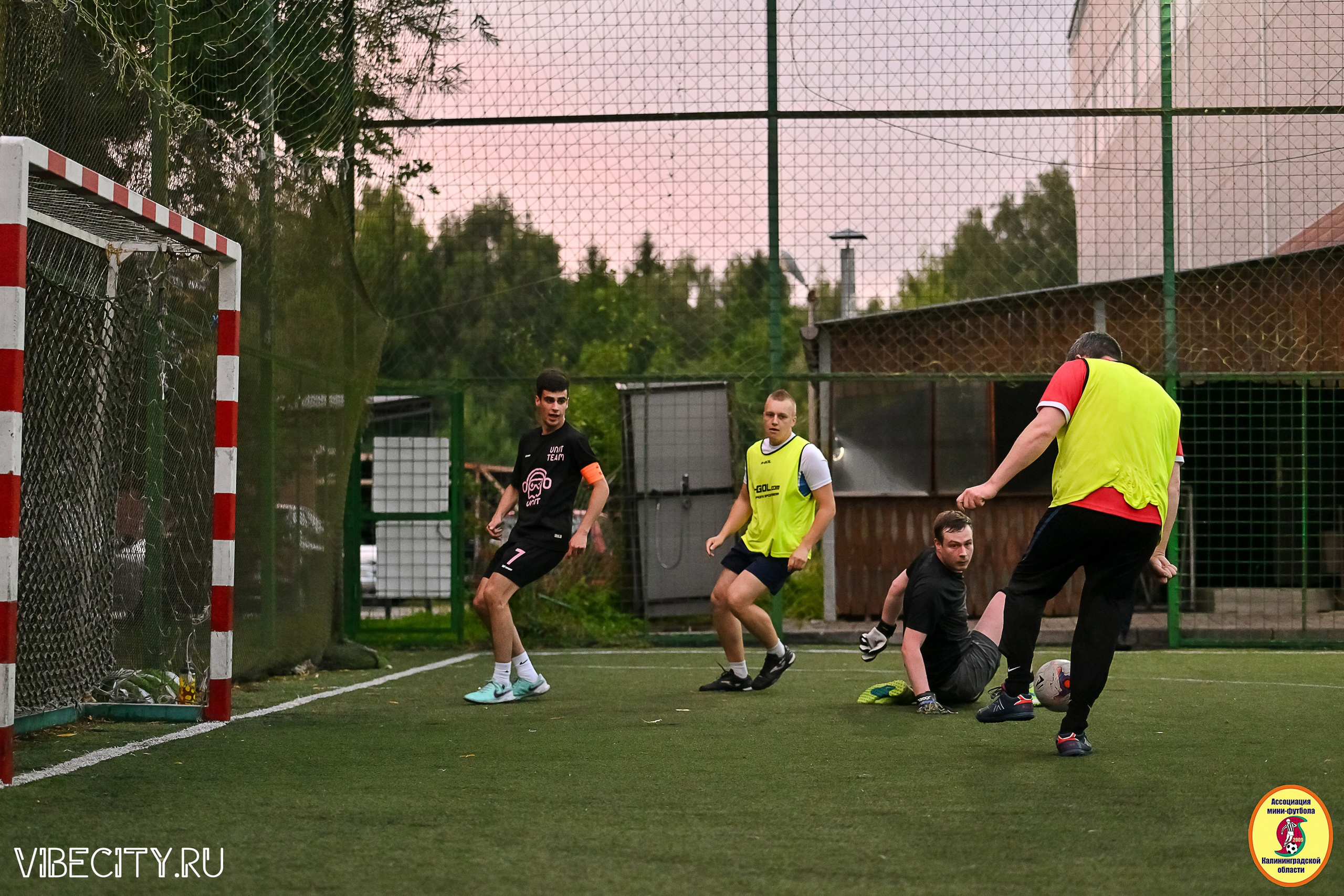 ИГРЫ МИНИ-ФУТБОЛЬНОЙ И КОРПОРАТИВНОЙ ЛИГИ. VIBECITY.RU Вайб Сити Ру Фоторепортажи Фотоотчеты Калининград