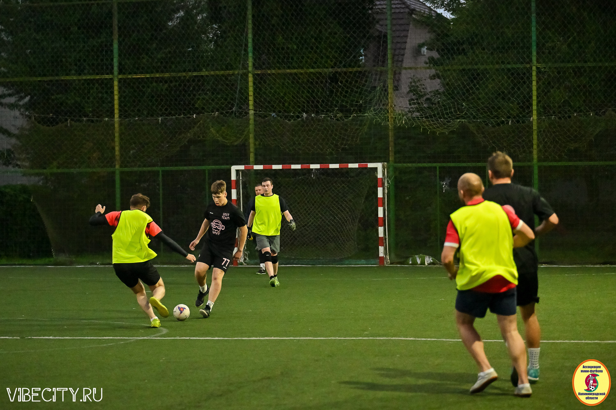 ИГРЫ МИНИ-ФУТБОЛЬНОЙ И КОРПОРАТИВНОЙ ЛИГИ. VIBECITY.RU Вайб Сити Ру Фоторепортажи Фотоотчеты Калининград