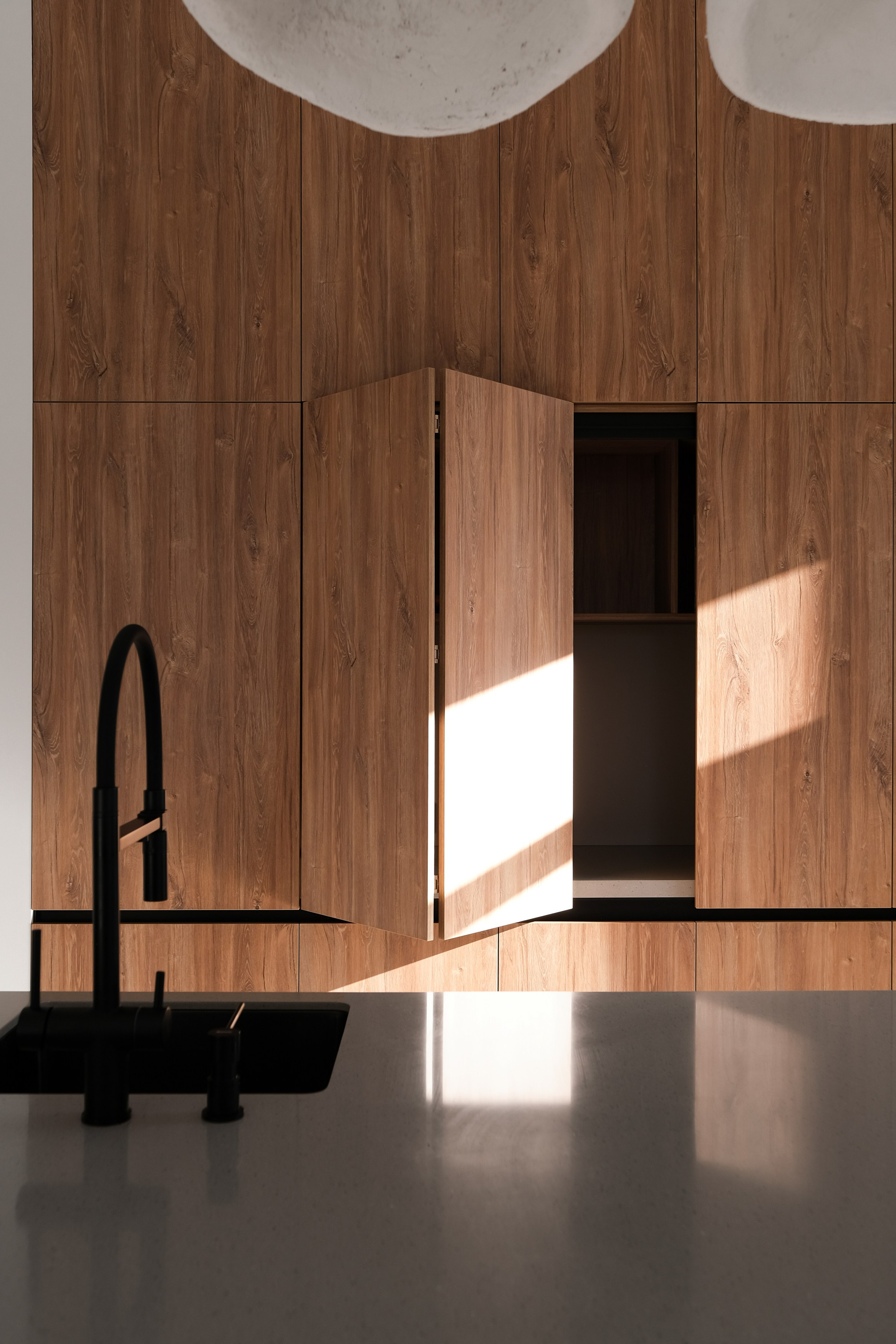 Мебель в Томске на заказ от студии ГУДРУМ. Изготовление кухни, шкафов и гардеробных в Томске